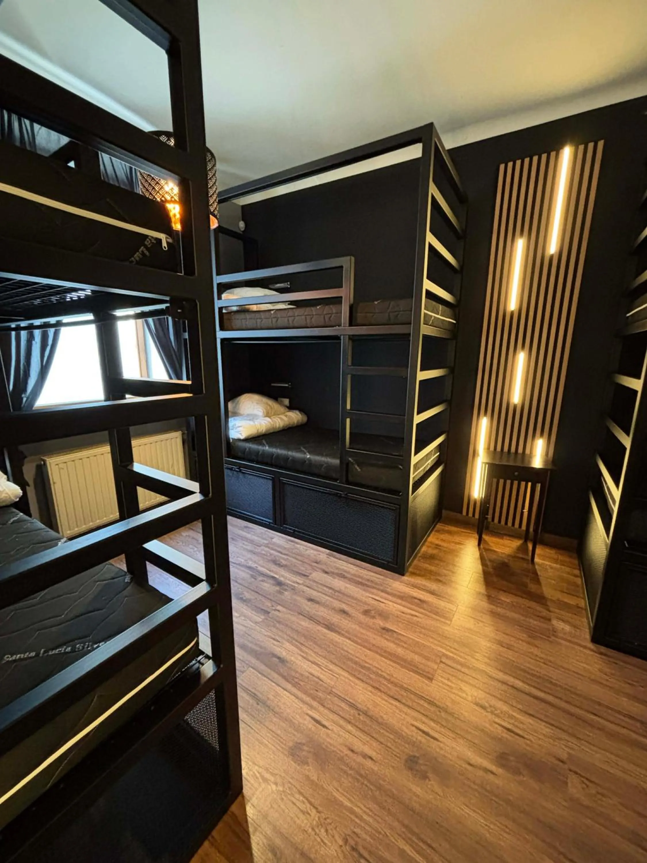 Bed in Greg&Tom Party Hostel