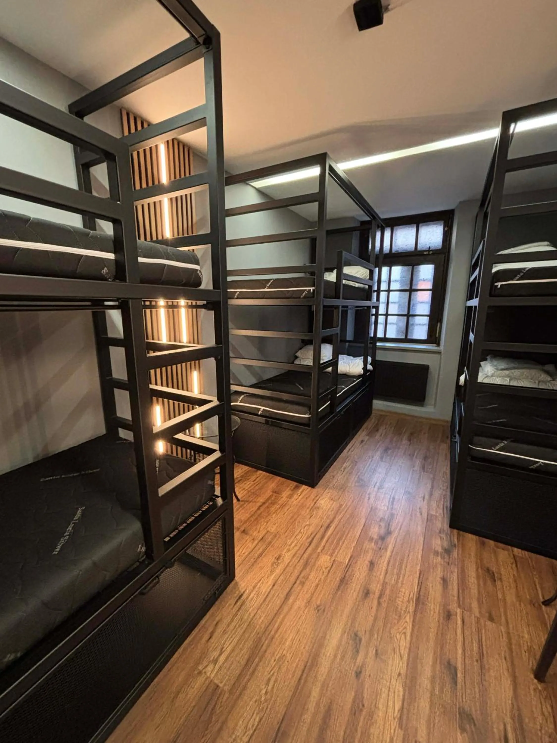 Bed in Greg&Tom Party Hostel