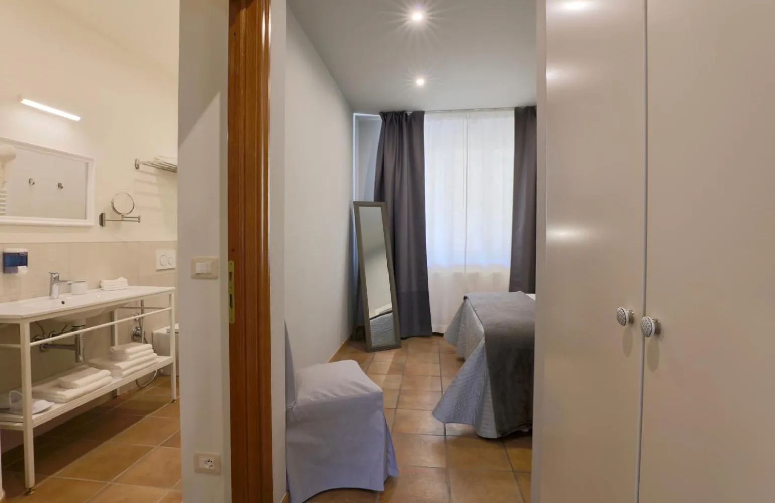Bathroom, Bed in LE SETTE VIE HOLIDAY HOMES