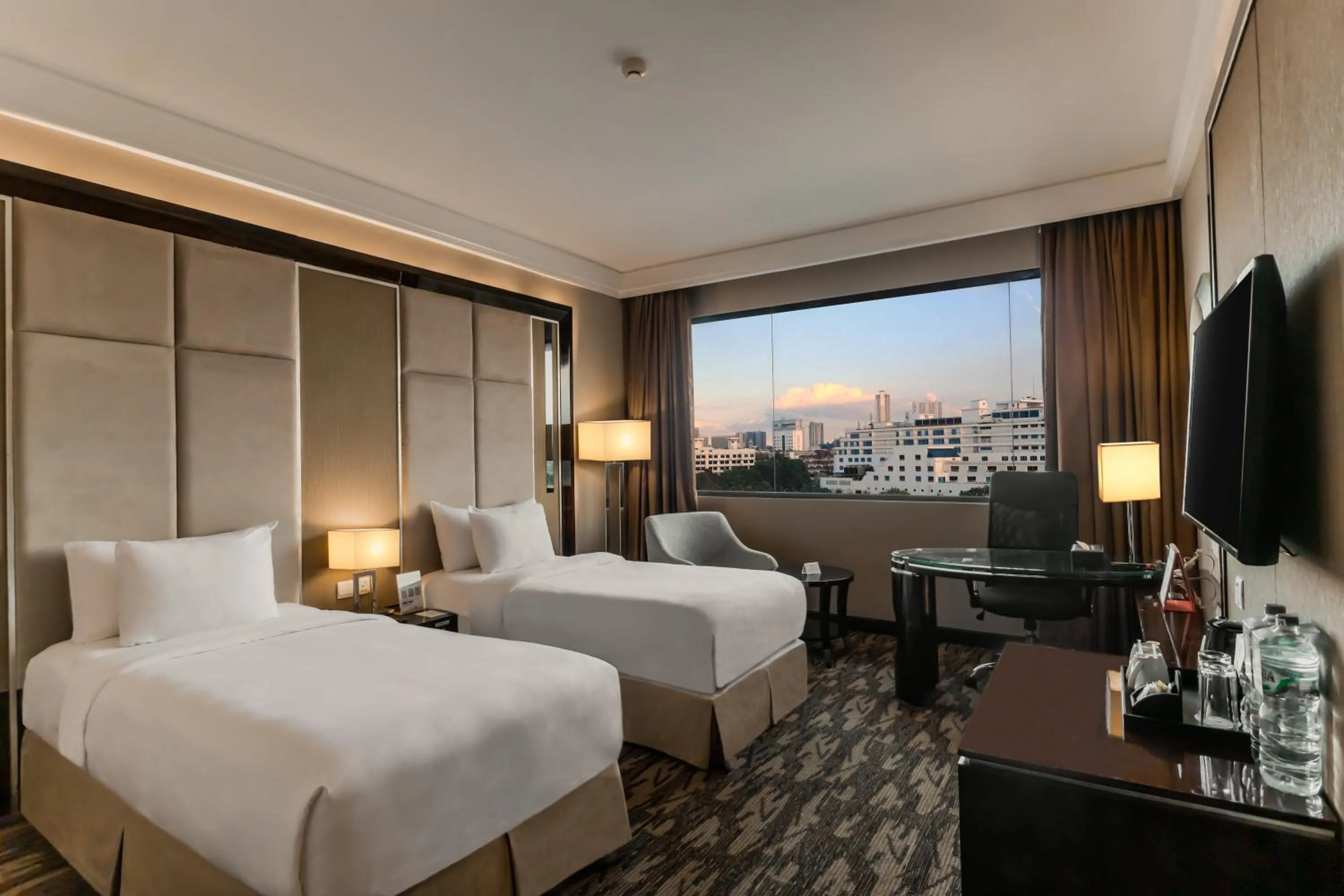 Superior Twin Room in Swiss-Belhotel Harbour Bay