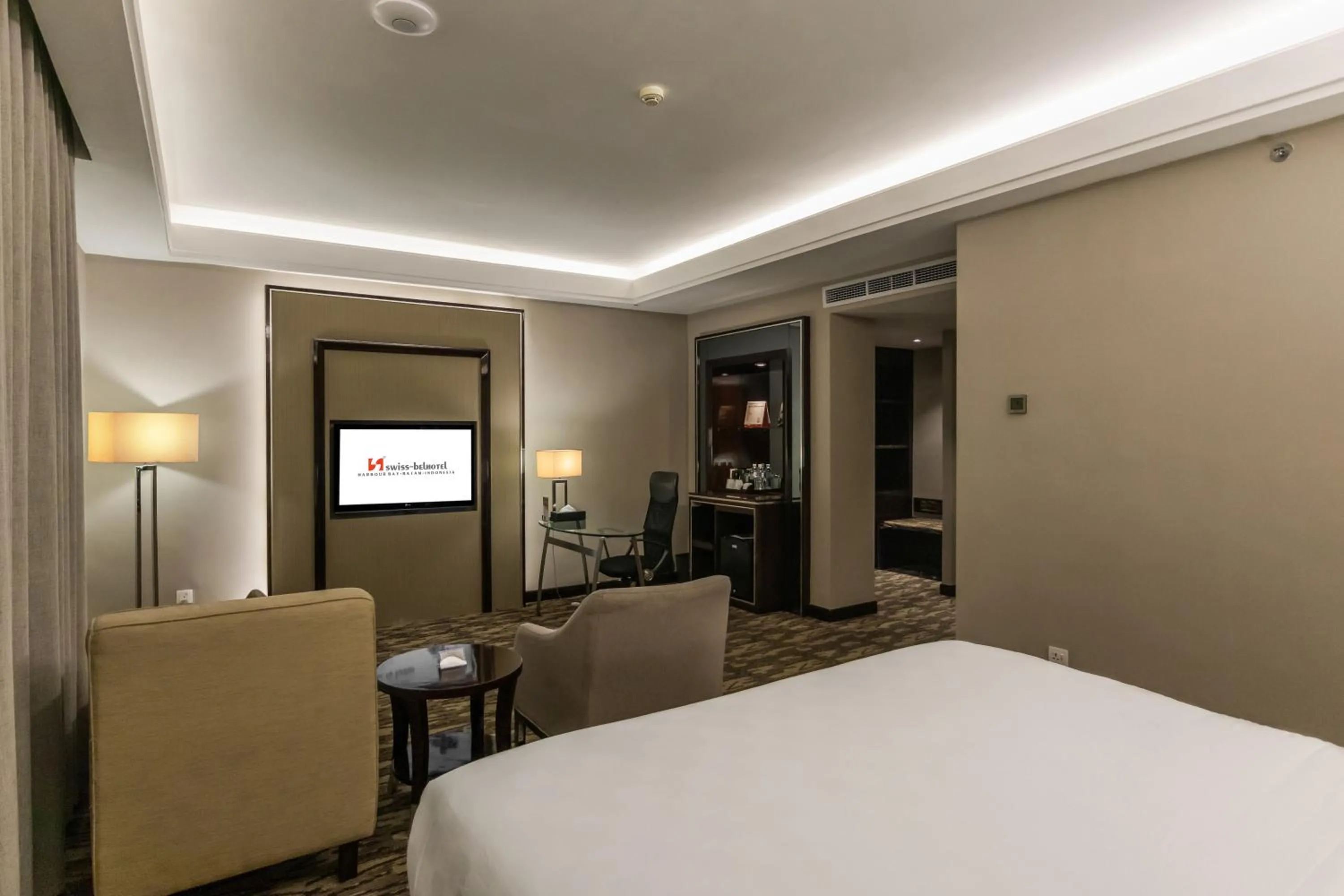 Bedroom, Bed in Swiss-Belhotel Harbour Bay