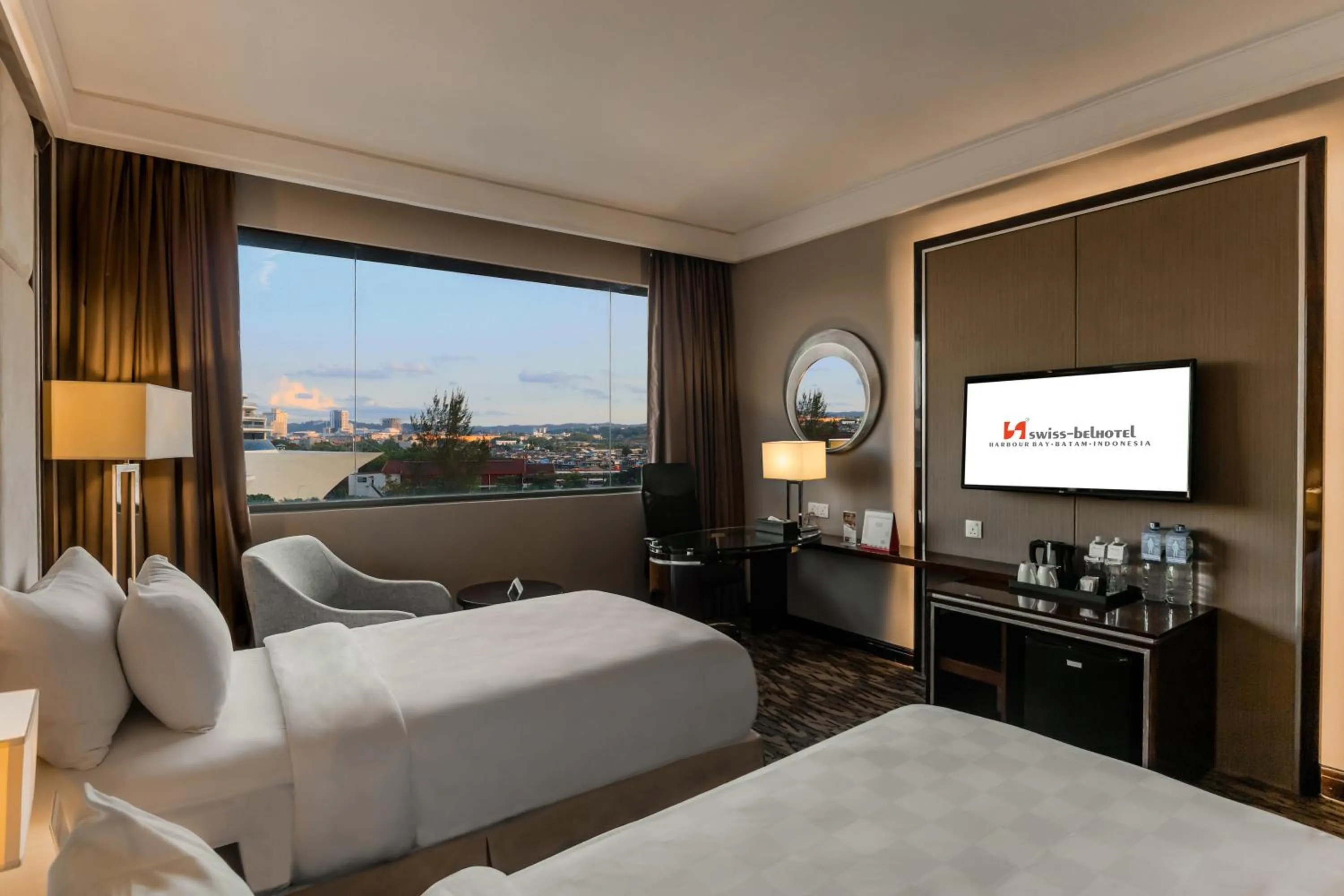 Bedroom, Bed in Swiss-Belhotel Harbour Bay