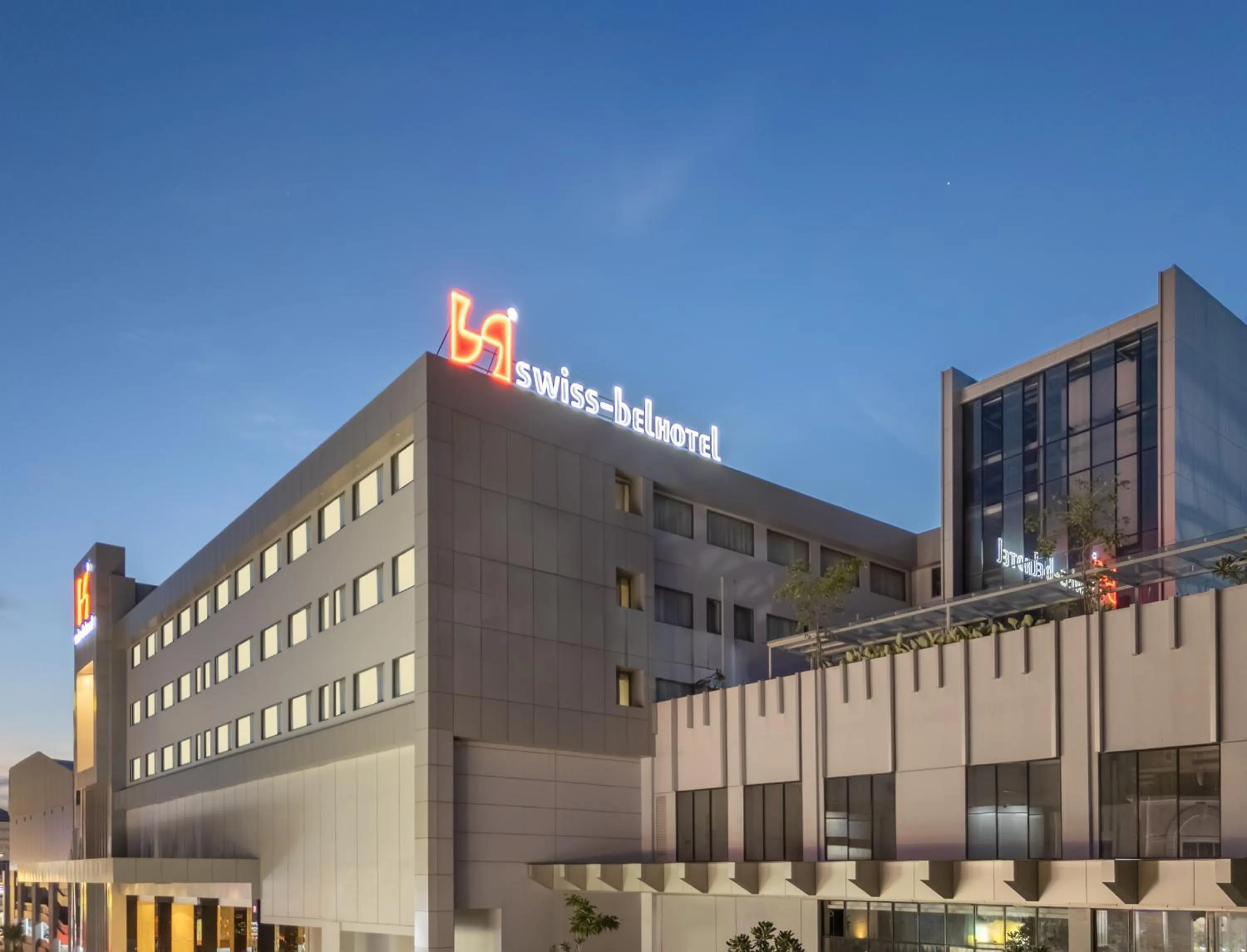 Property building in Swiss-Belhotel Harbour Bay