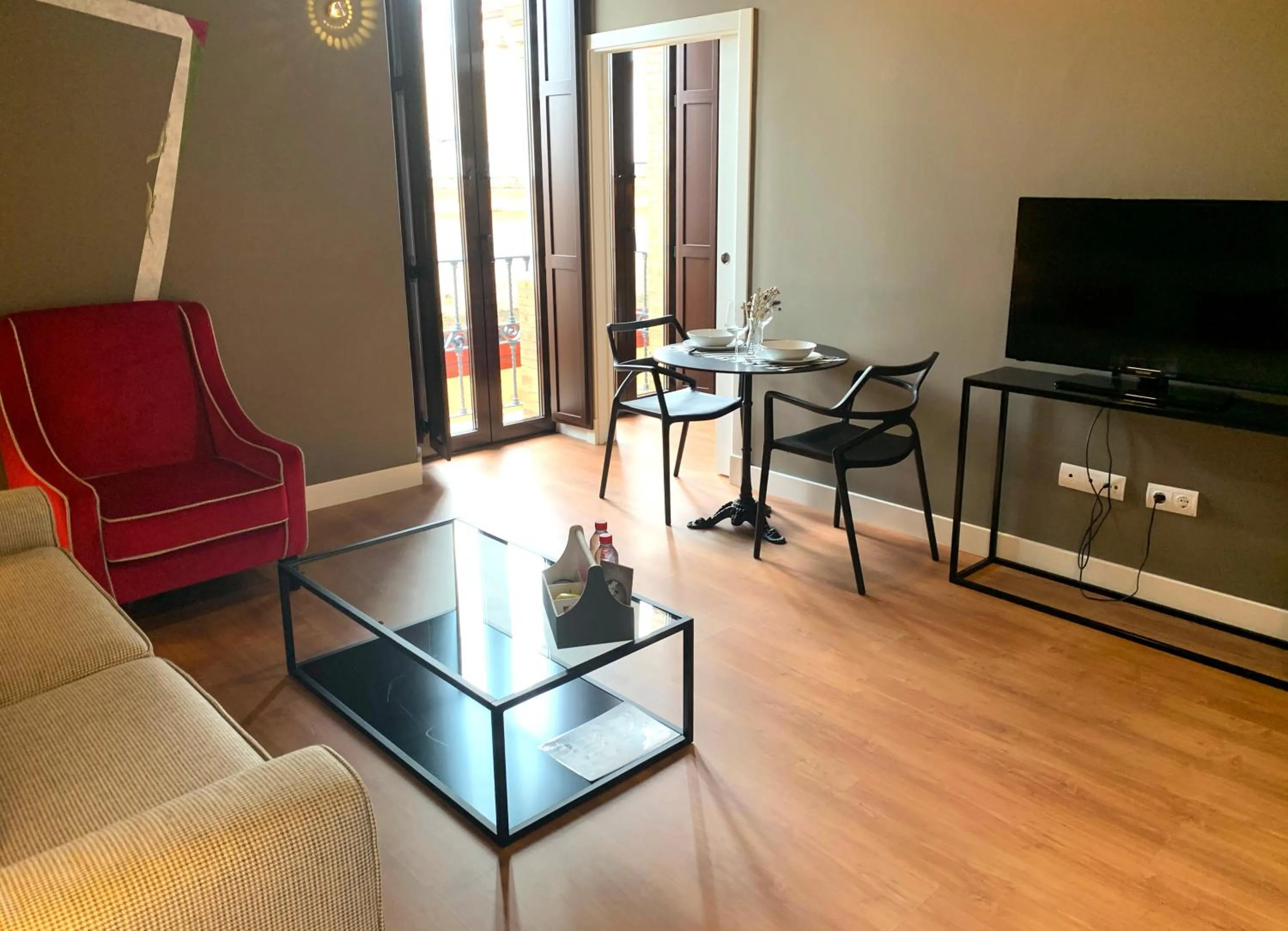 TV and multimedia in Ritual Sevilla Suites Centro