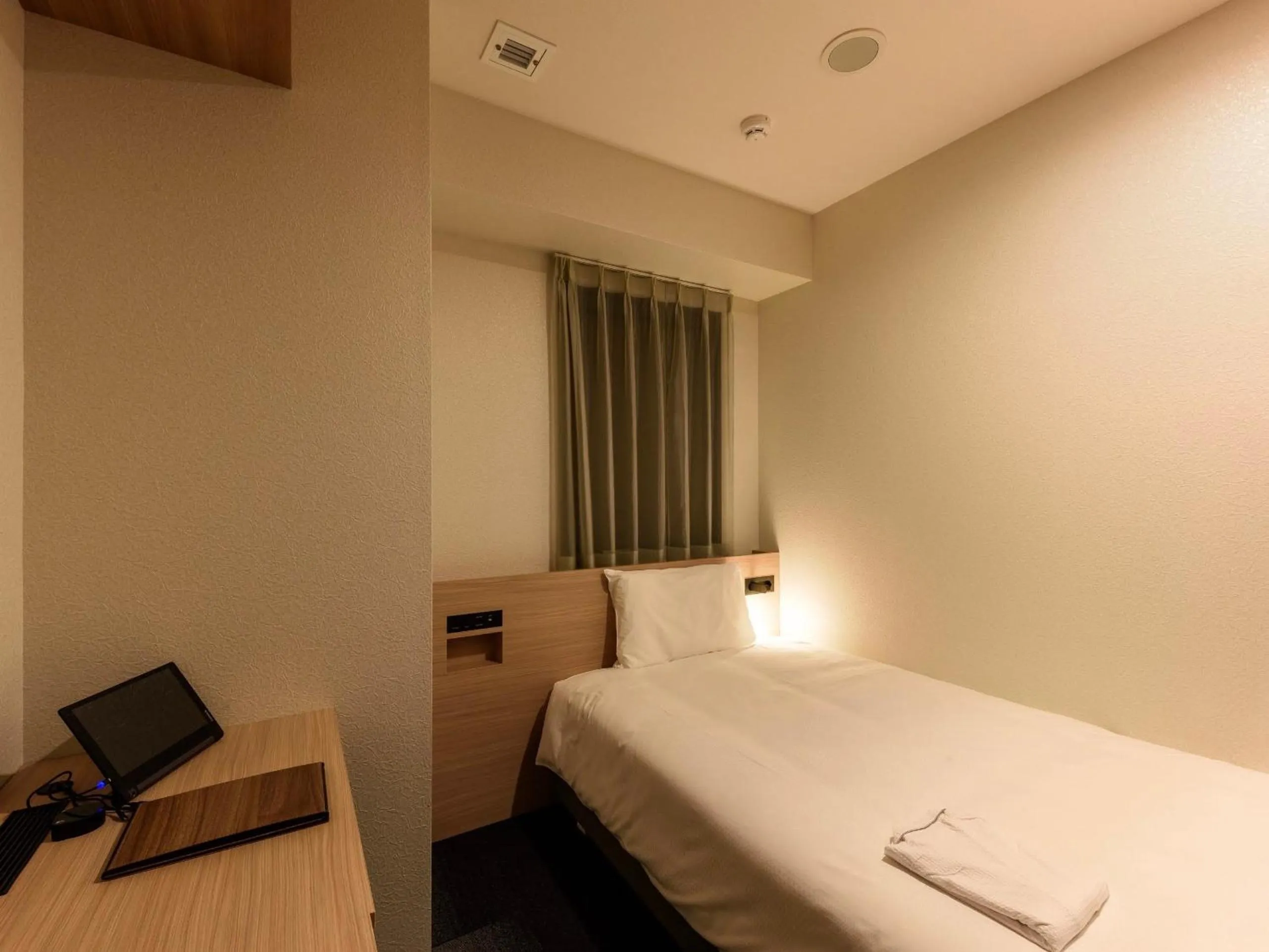 Photo of the whole room, Bed in Henn na Hotel Premier Tokyo Asakusa Tawaramachi