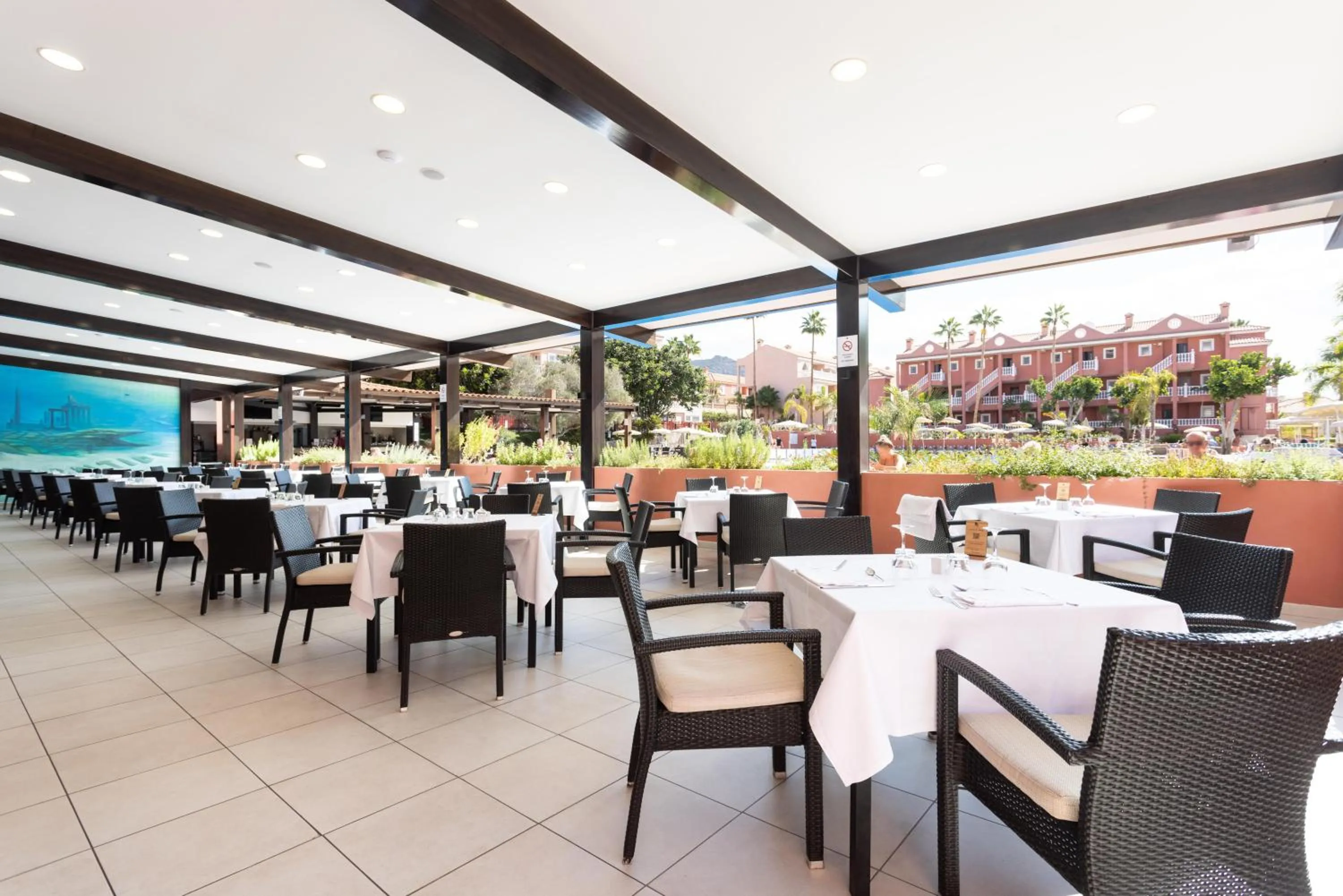 Restaurant/places to eat in Hotel El Duque