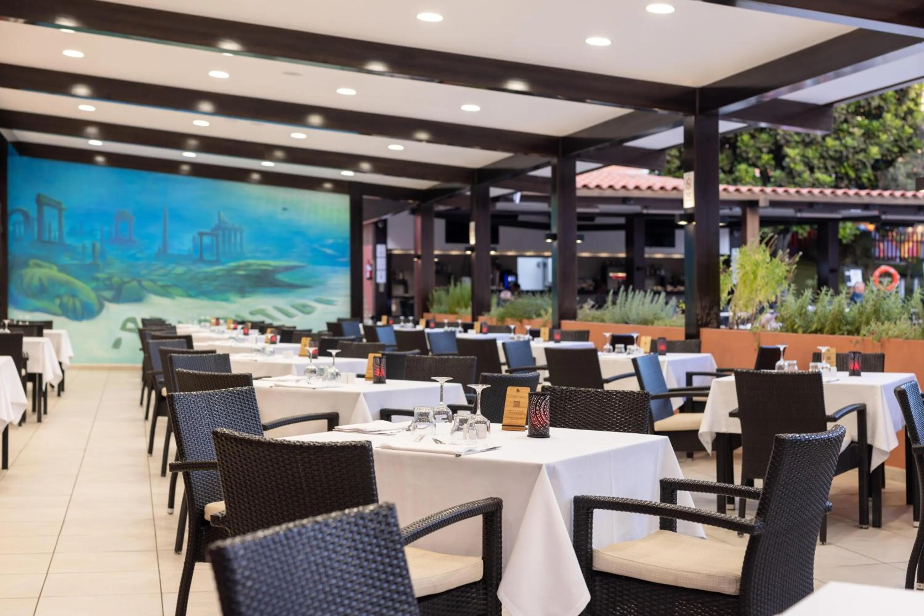 Restaurant/places to eat in Hotel El Duque