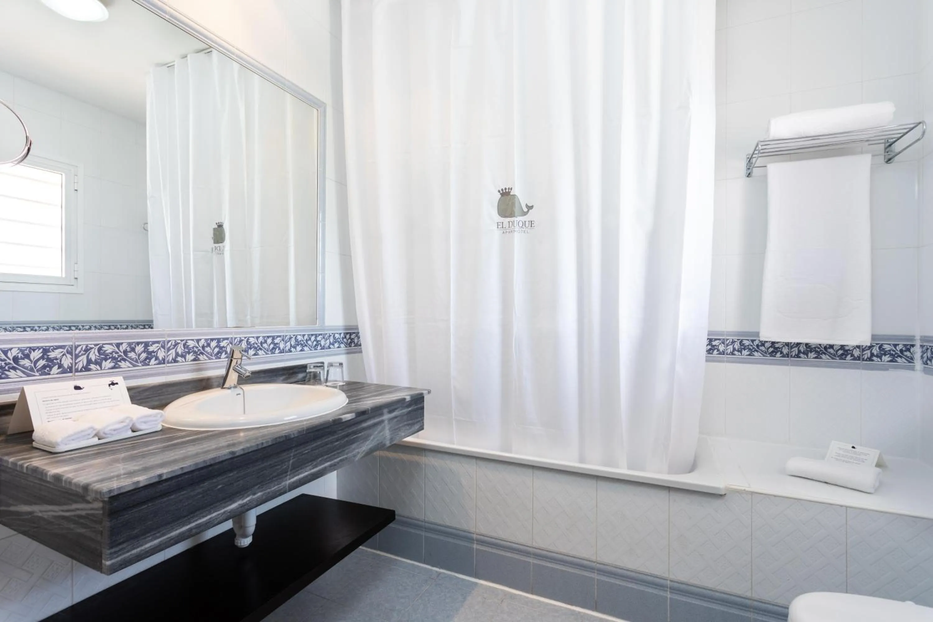 Photo of the whole room in Hotel El Duque