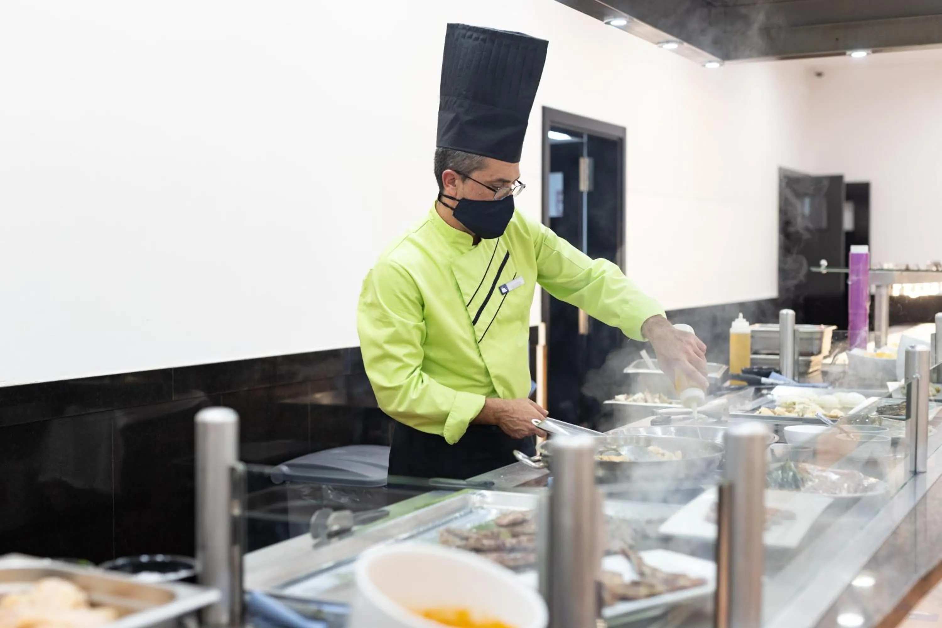 Restaurant/places to eat in Hotel El Duque