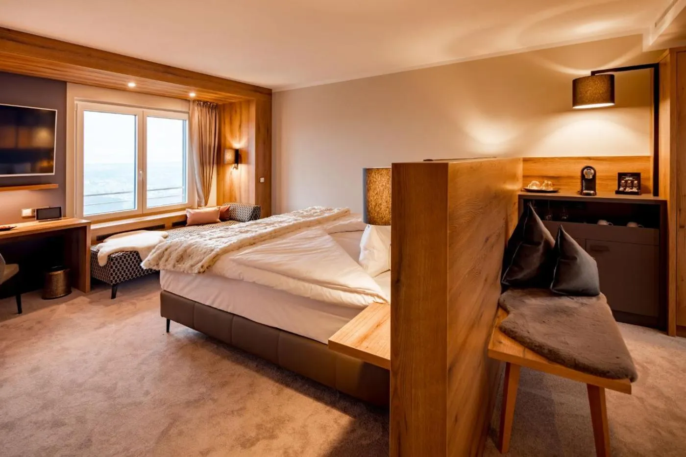 Photo of the whole room, Bed in Burghotel Staufeneck