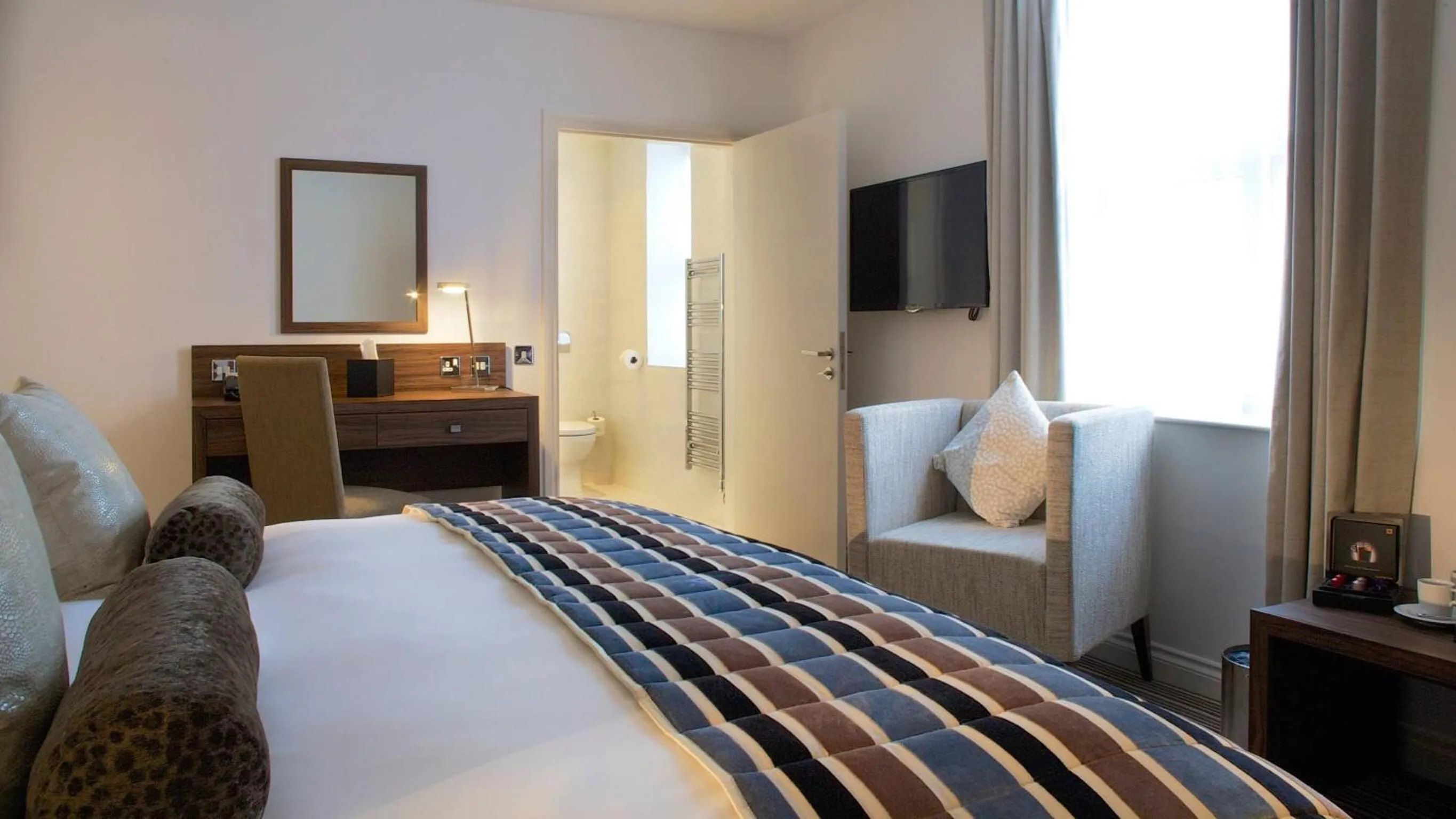 Bedroom, Bed in The Grand Hotel