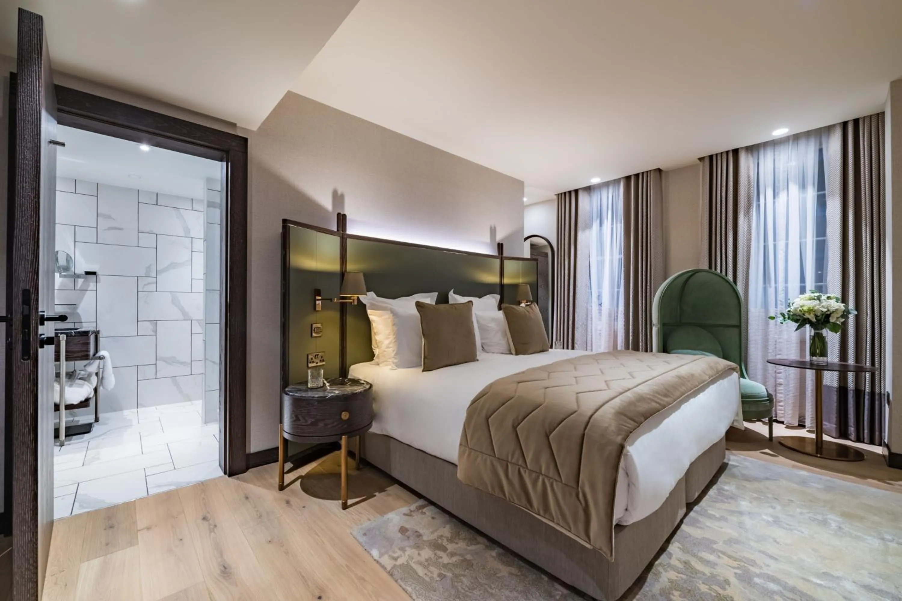 Photo of the whole room, Bed in Stock Exchange Hotel, Manchester, Autograph Collection