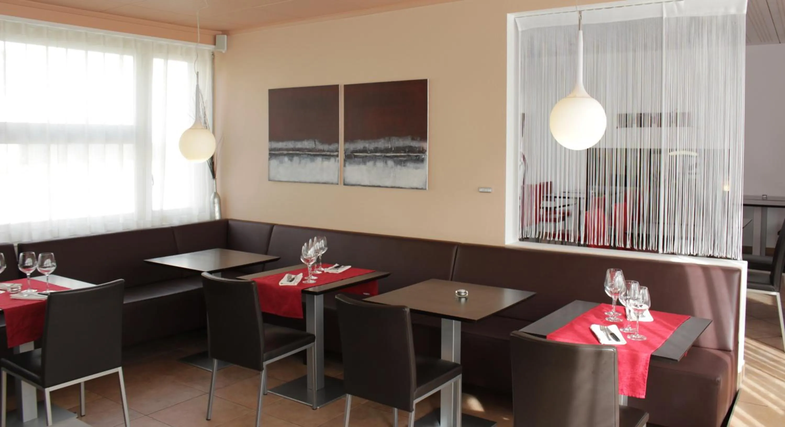 Restaurant/places to eat in Hôtel Elite