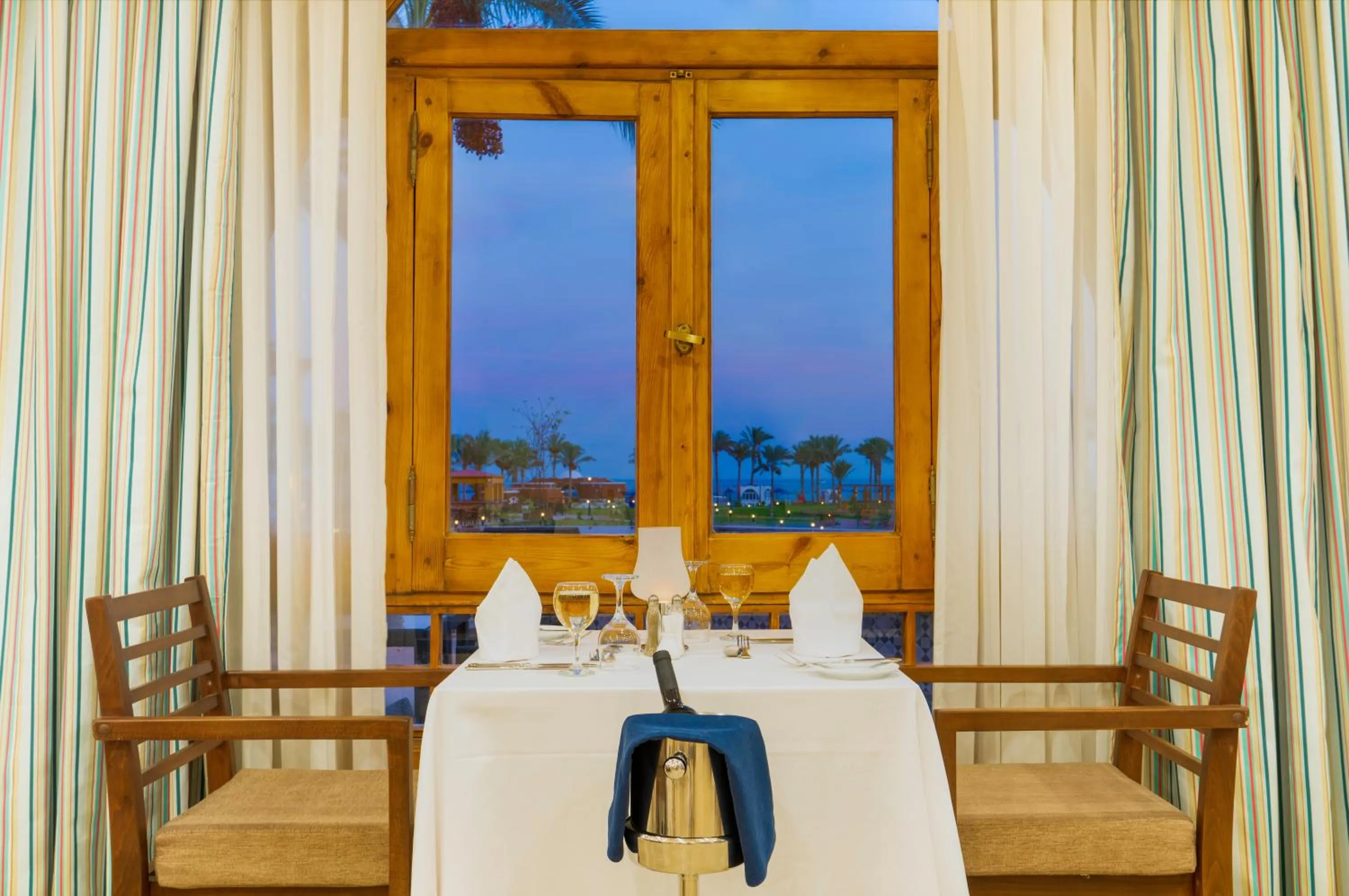 Restaurant/places to eat, Bed in Safir Dahab Resort
