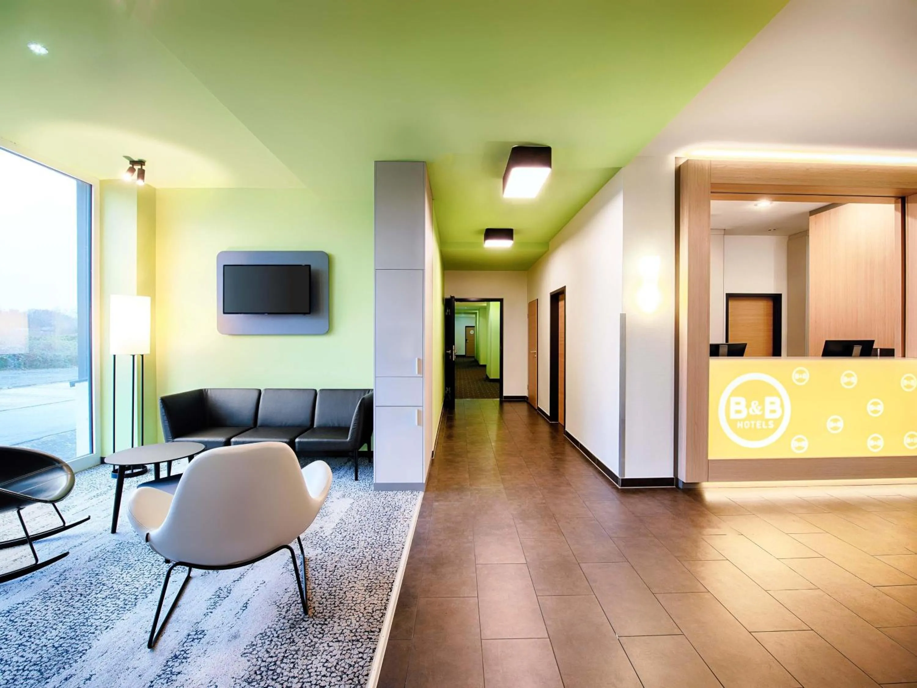 Lobby or reception in B&B Hotel Kassel-City