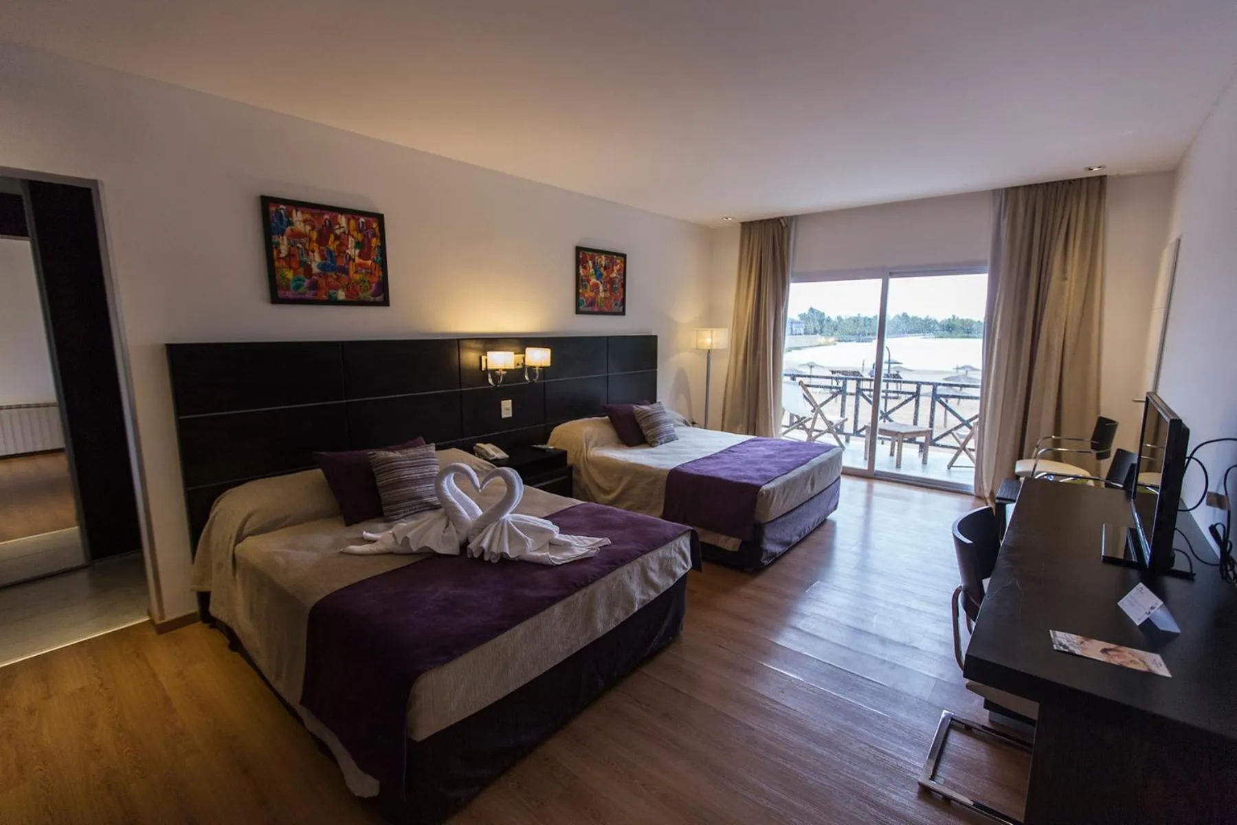 Day, Bed in Howard Johnson Marinas & Resort