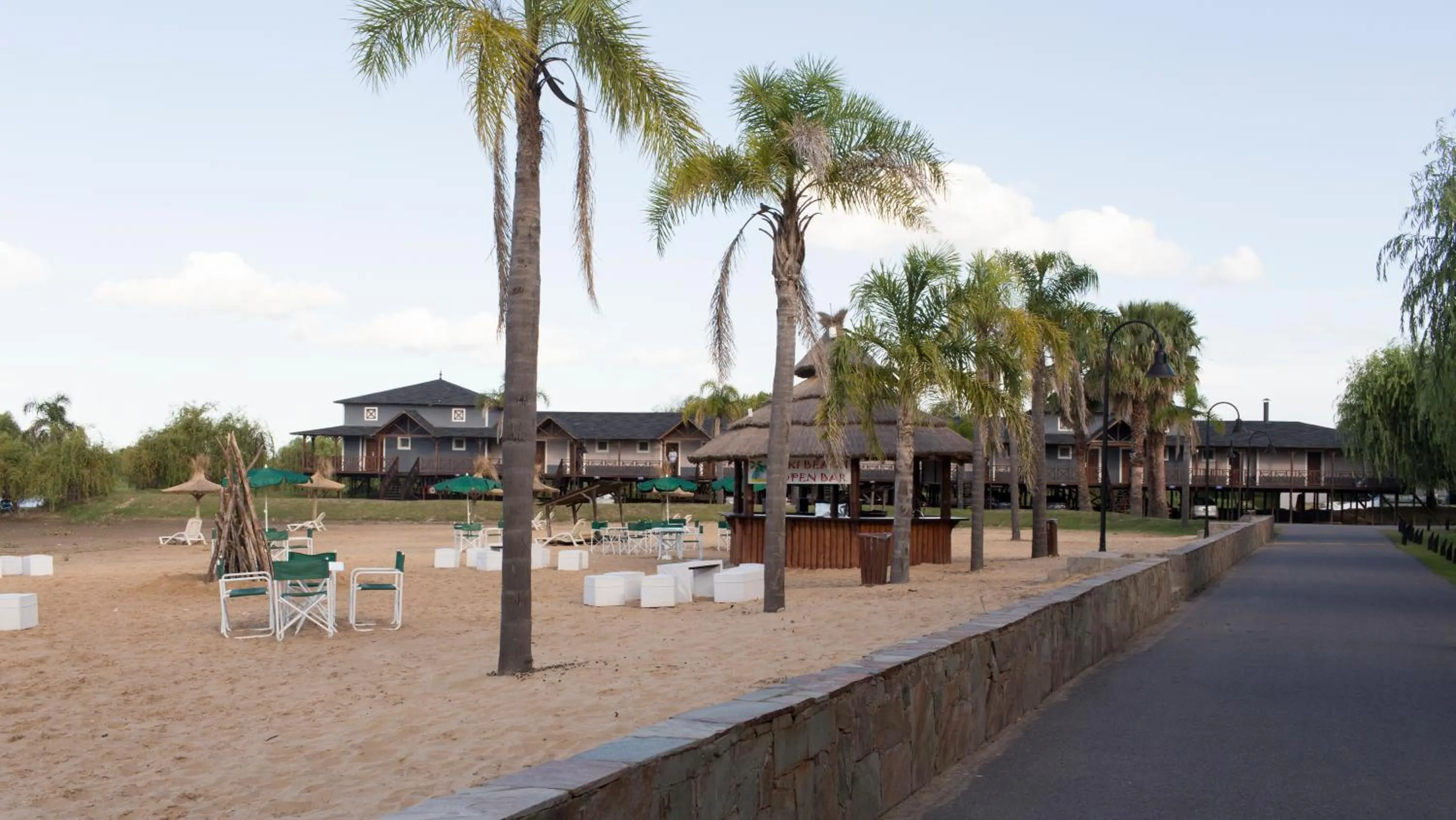 Property building in Howard Johnson Marinas & Resort