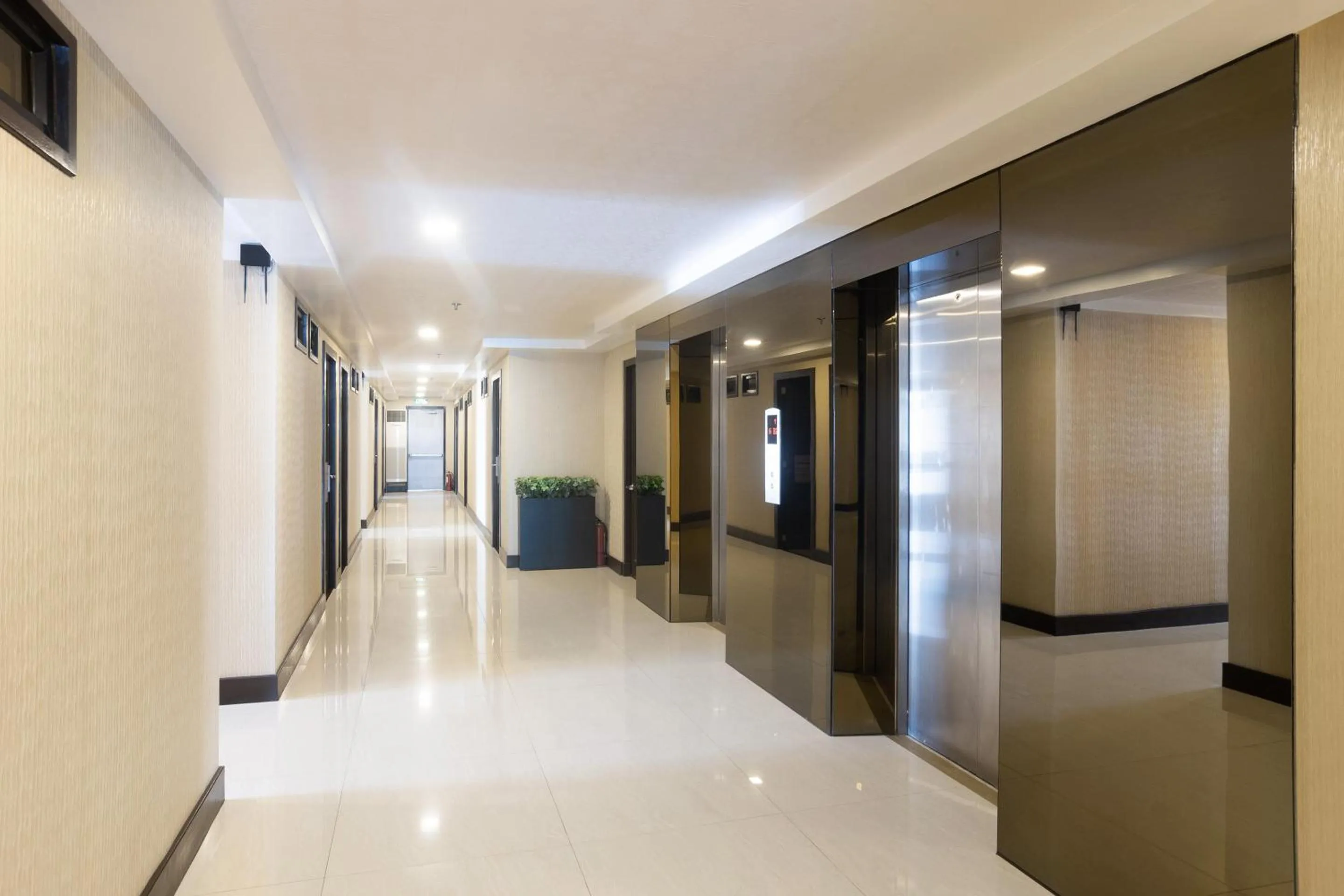 Floor plan, Bed in Anika Suites