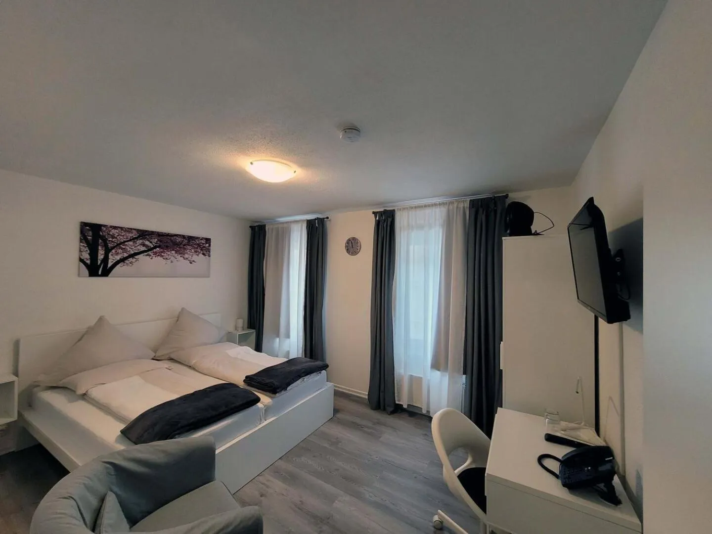 Photo of the whole room, Bed in Hotel Restaurant Adria Kroatien