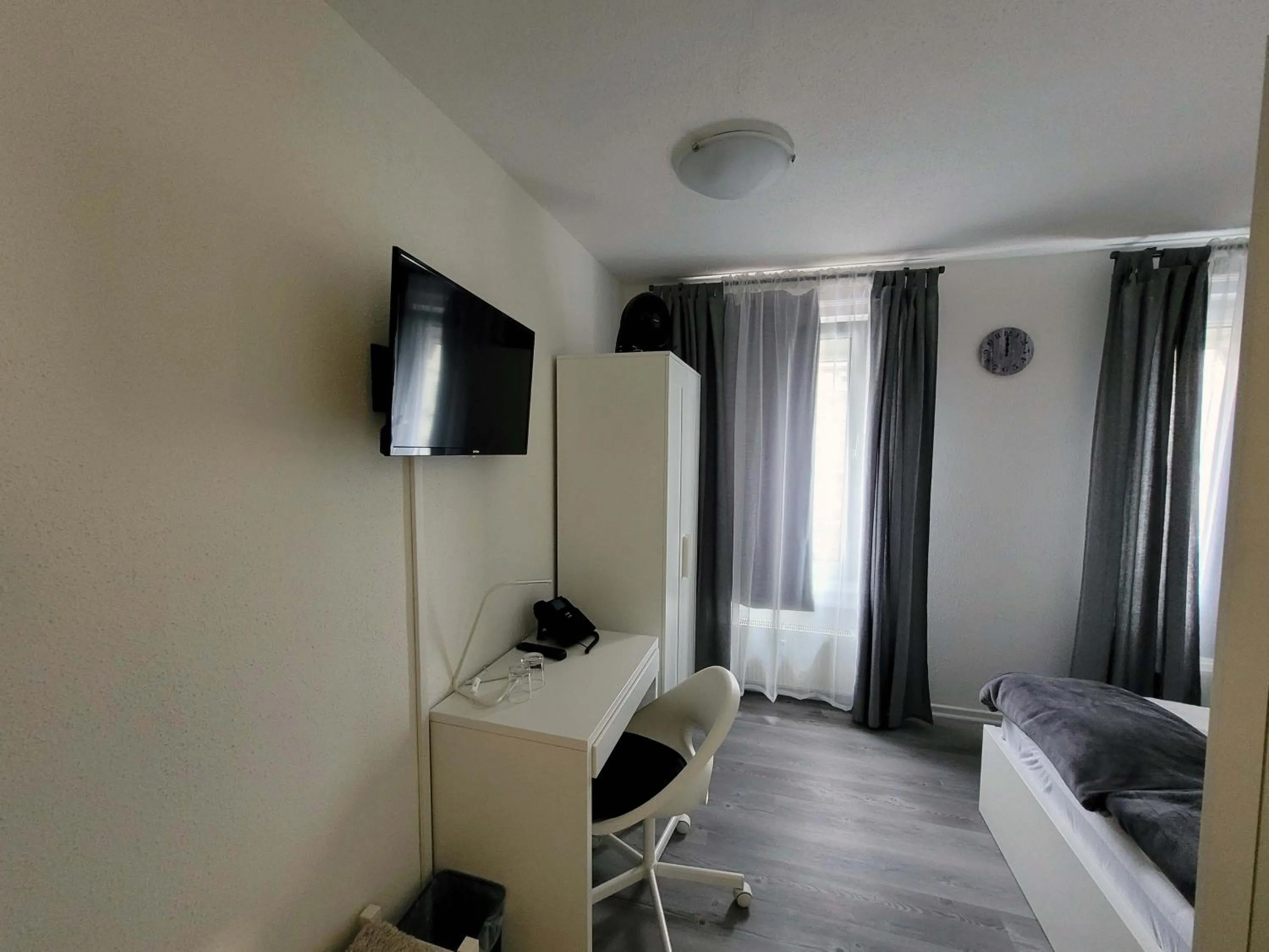 Photo of the whole room, Bed in Hotel Restaurant Adria Kroatien