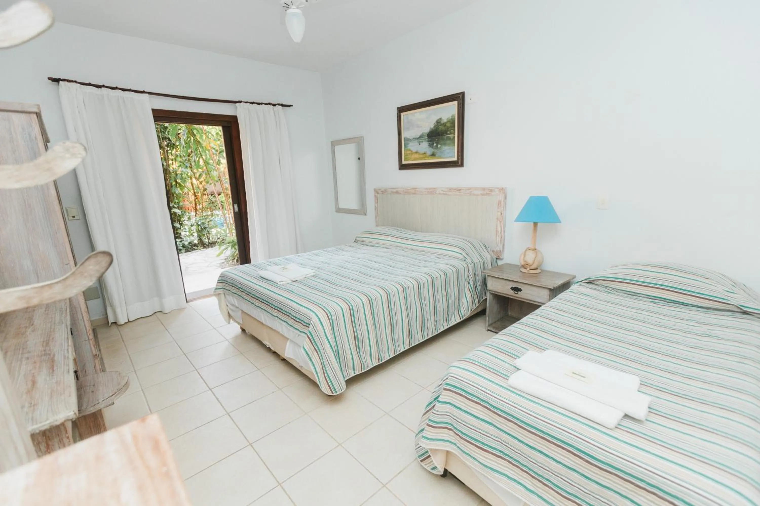 Property building, Bed in Pousada Mata Atlantica Juquehy