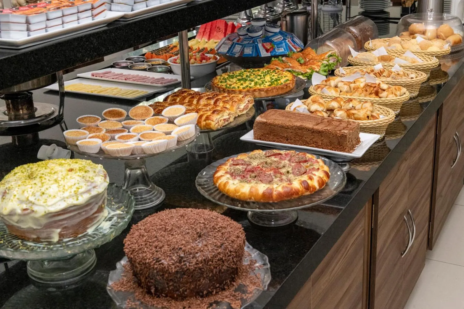 Buffet breakfast in Hotel Tainá - Aeroporto Cuiabá