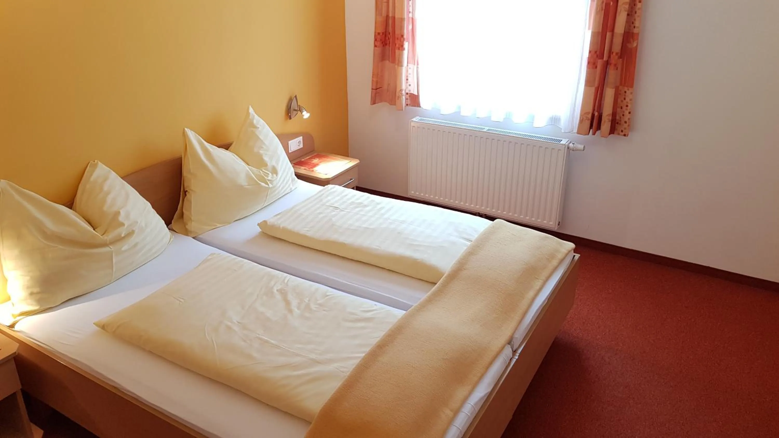 Bedroom, Bed in Roseggerhof