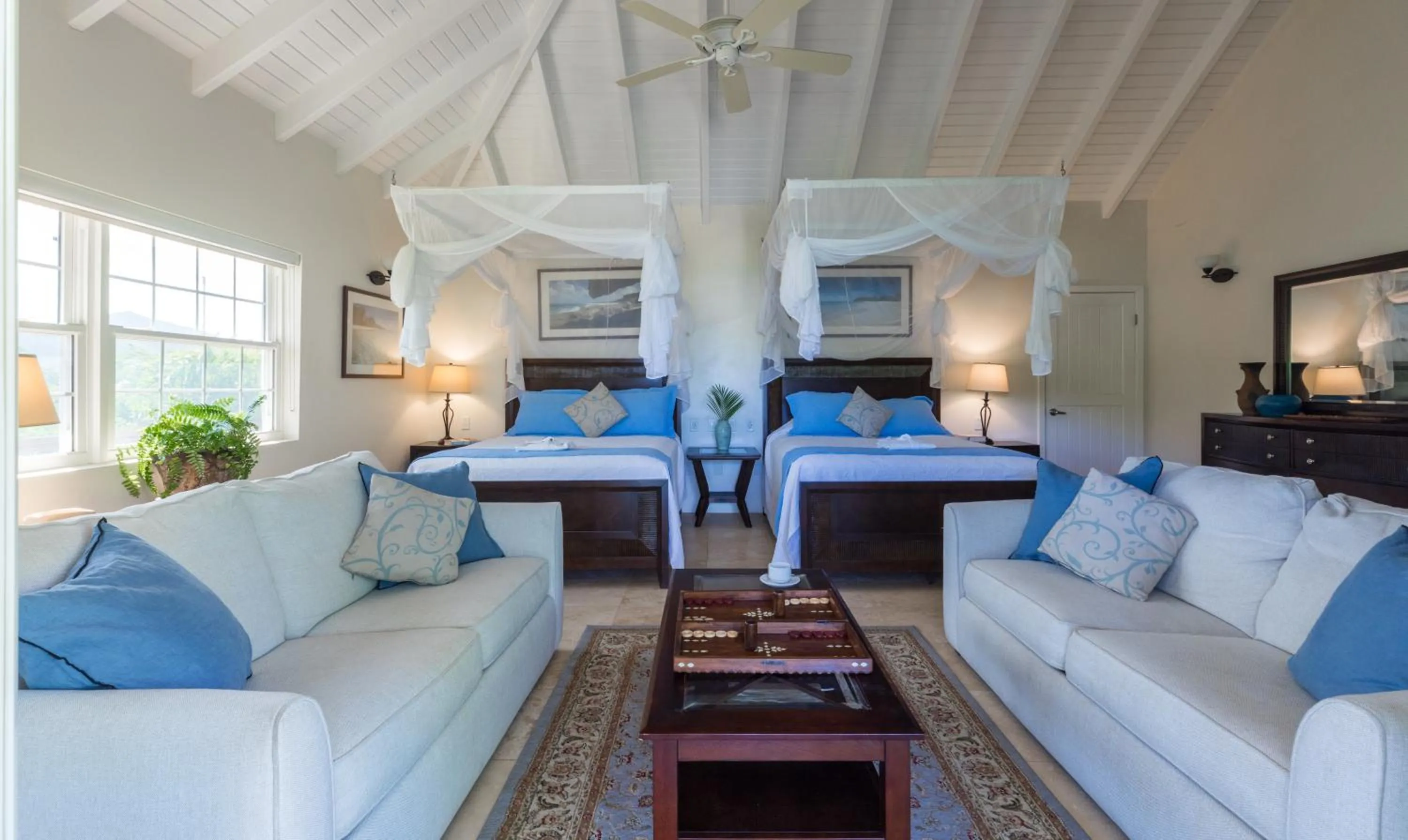 Bed in Admiral's Inn and Gunpowder Suites