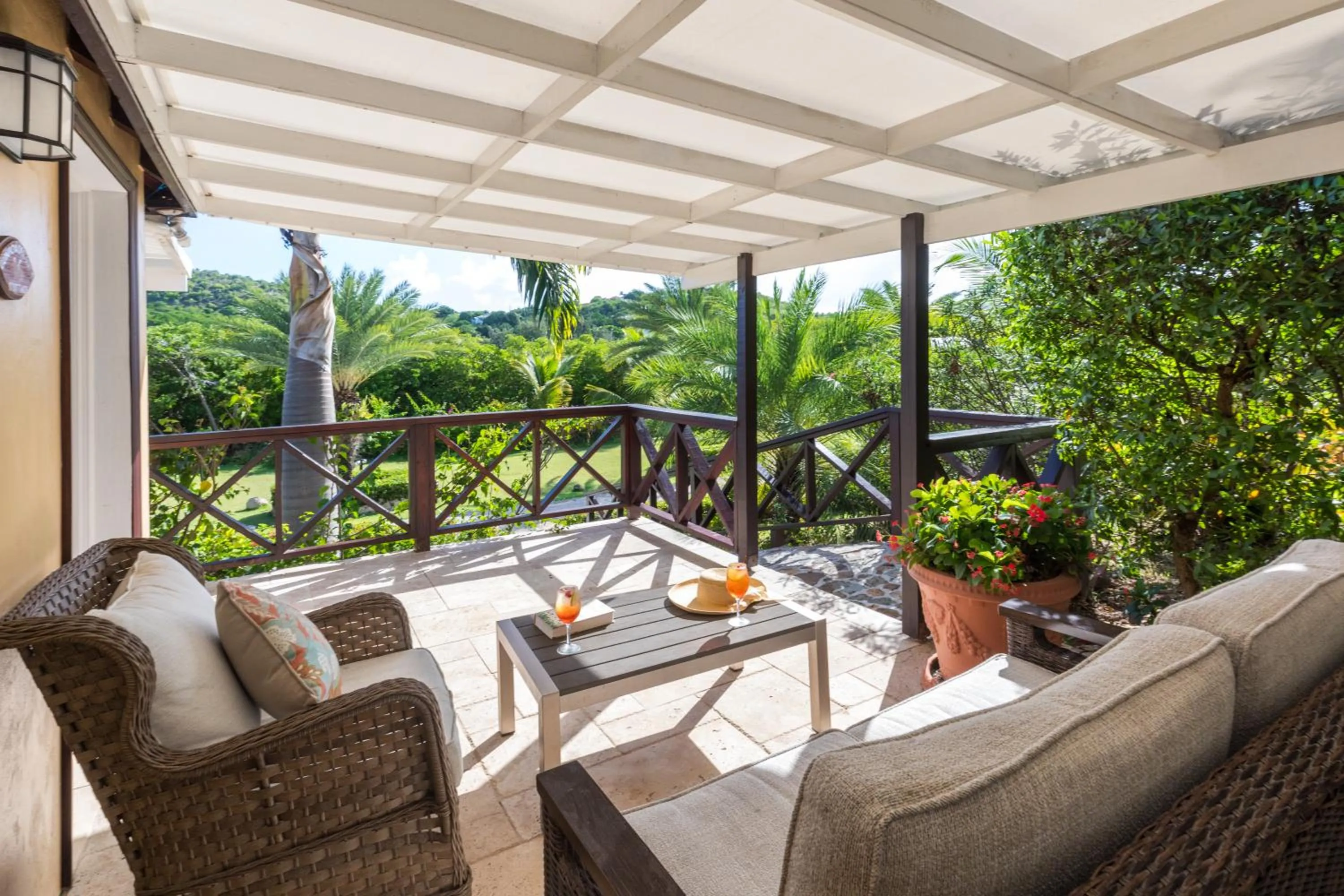 Patio in Admiral's Inn and Gunpowder Suites