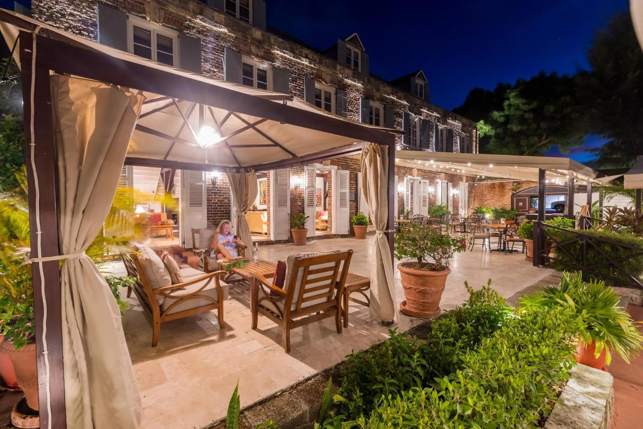 Property building in Admiral's Inn and Gunpowder Suites