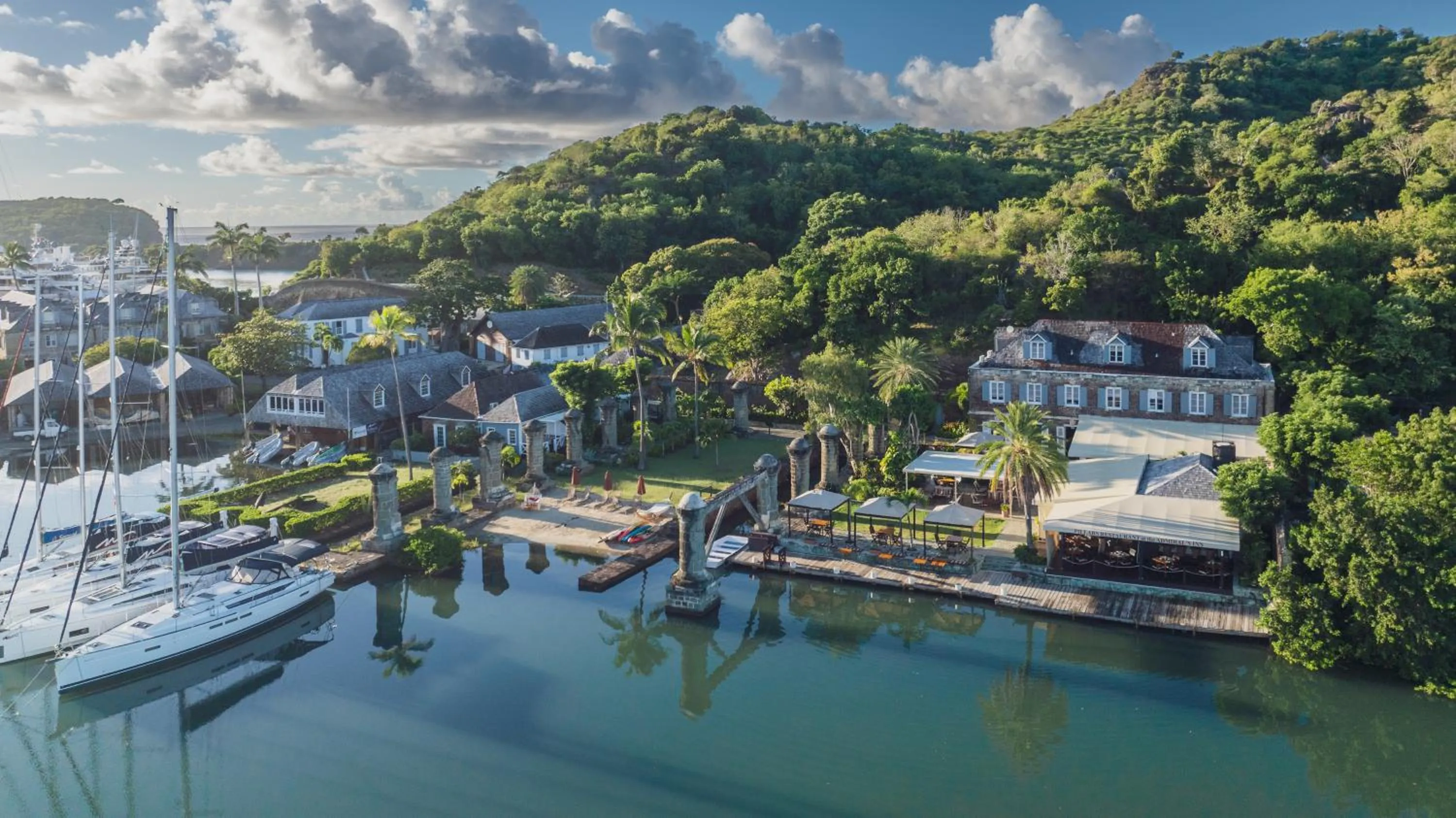 Property building in Admiral's Inn and Gunpowder Suites