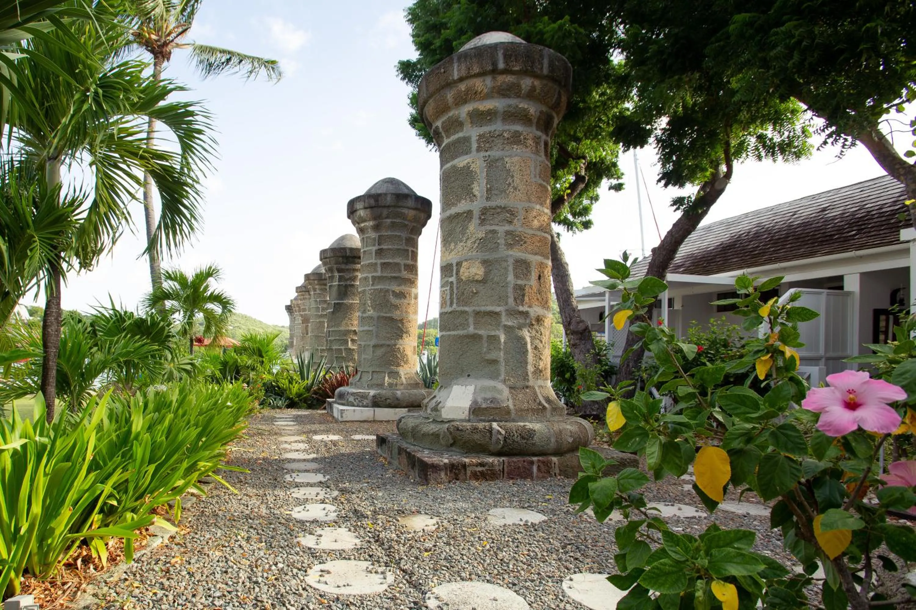 Garden in Admiral's Inn and Gunpowder Suites