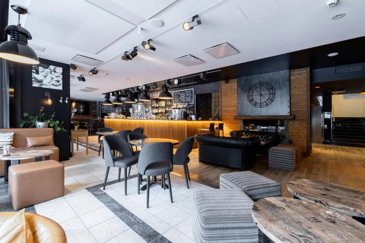 Lounge or bar in Solo Sokos Hotel Lahden Seurahuone