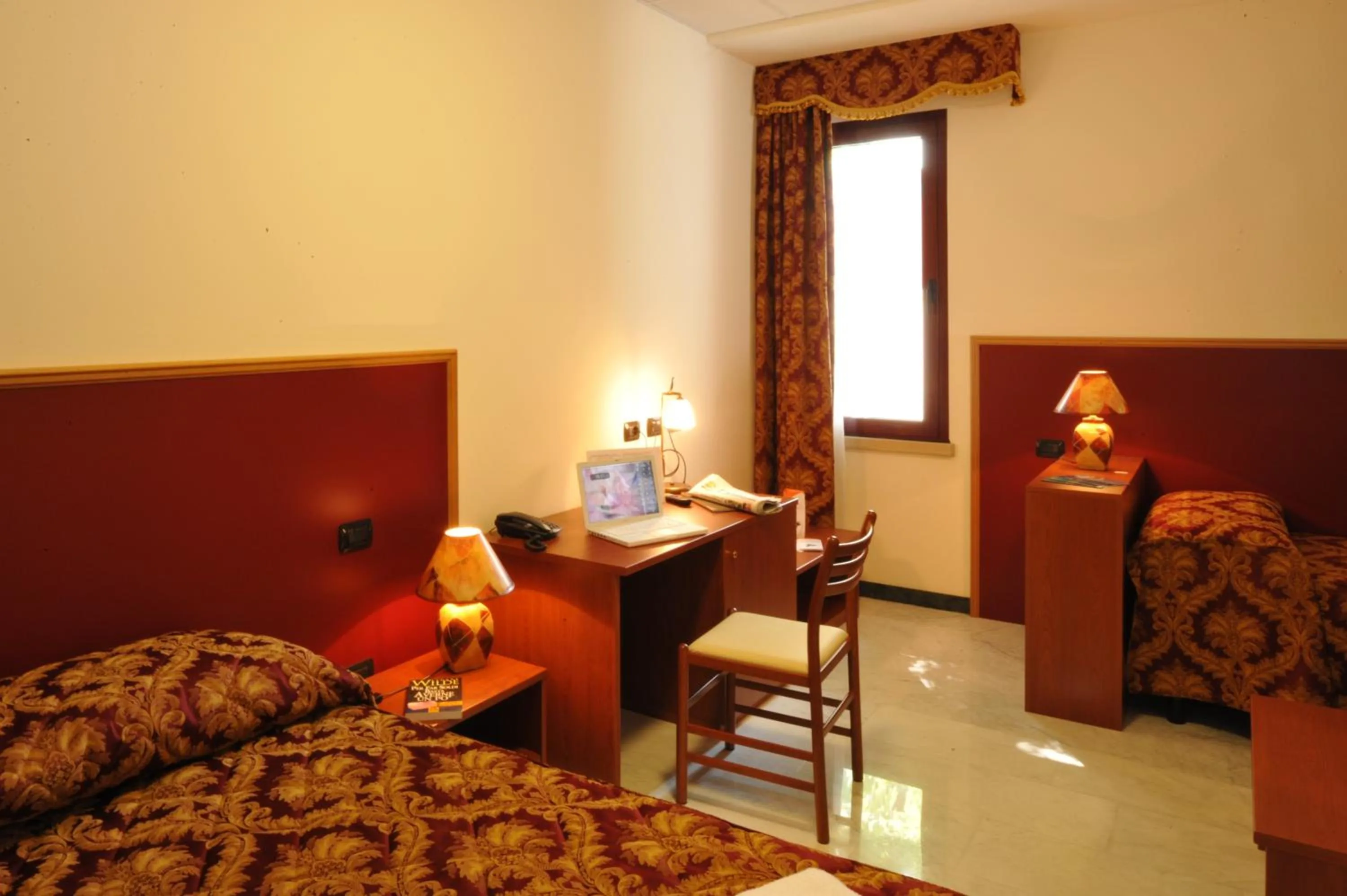 Seating area, Bed in Hotel Da Franco