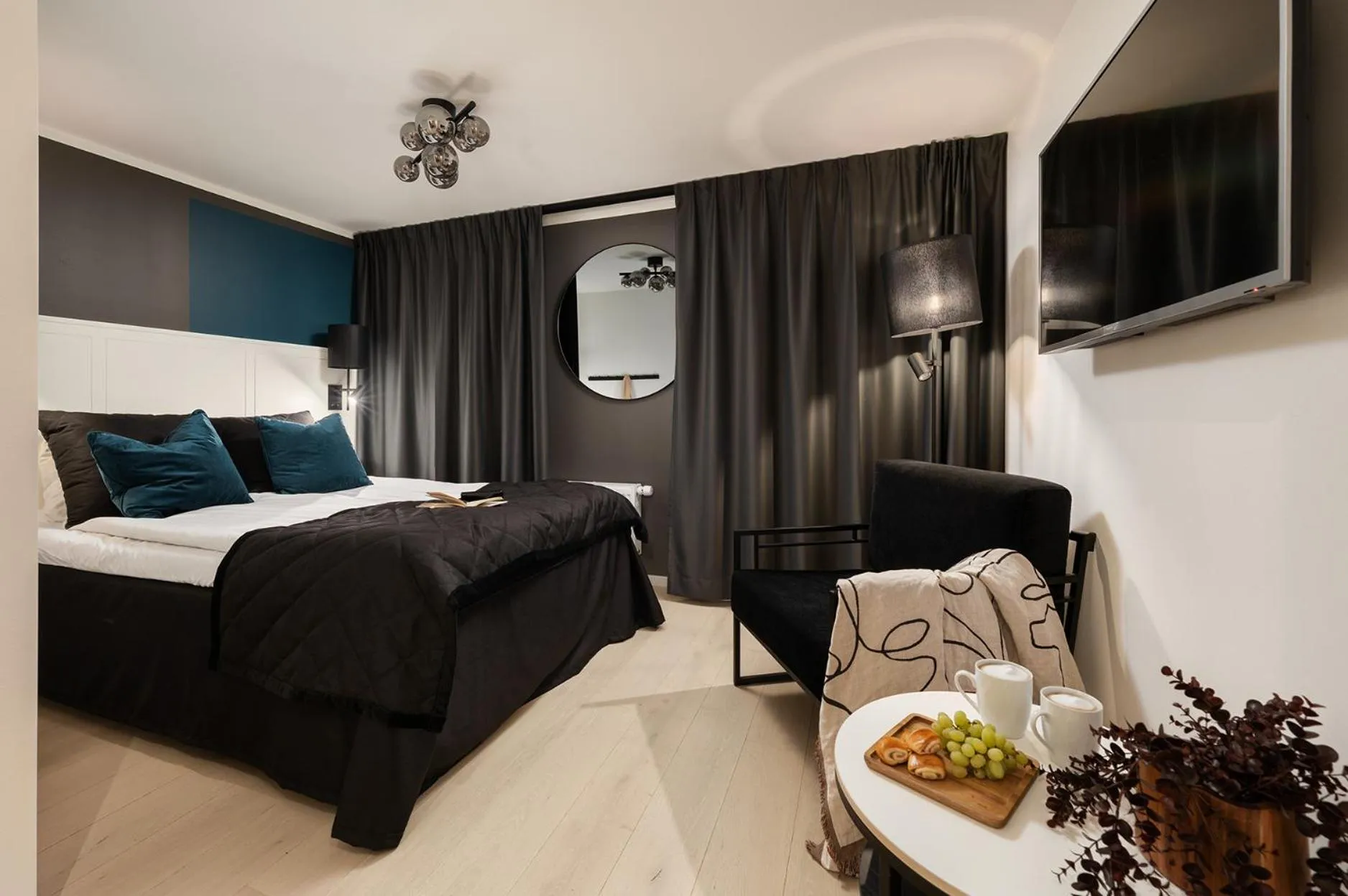 Photo of the whole room, Bed in Sky Hotel City Apartments