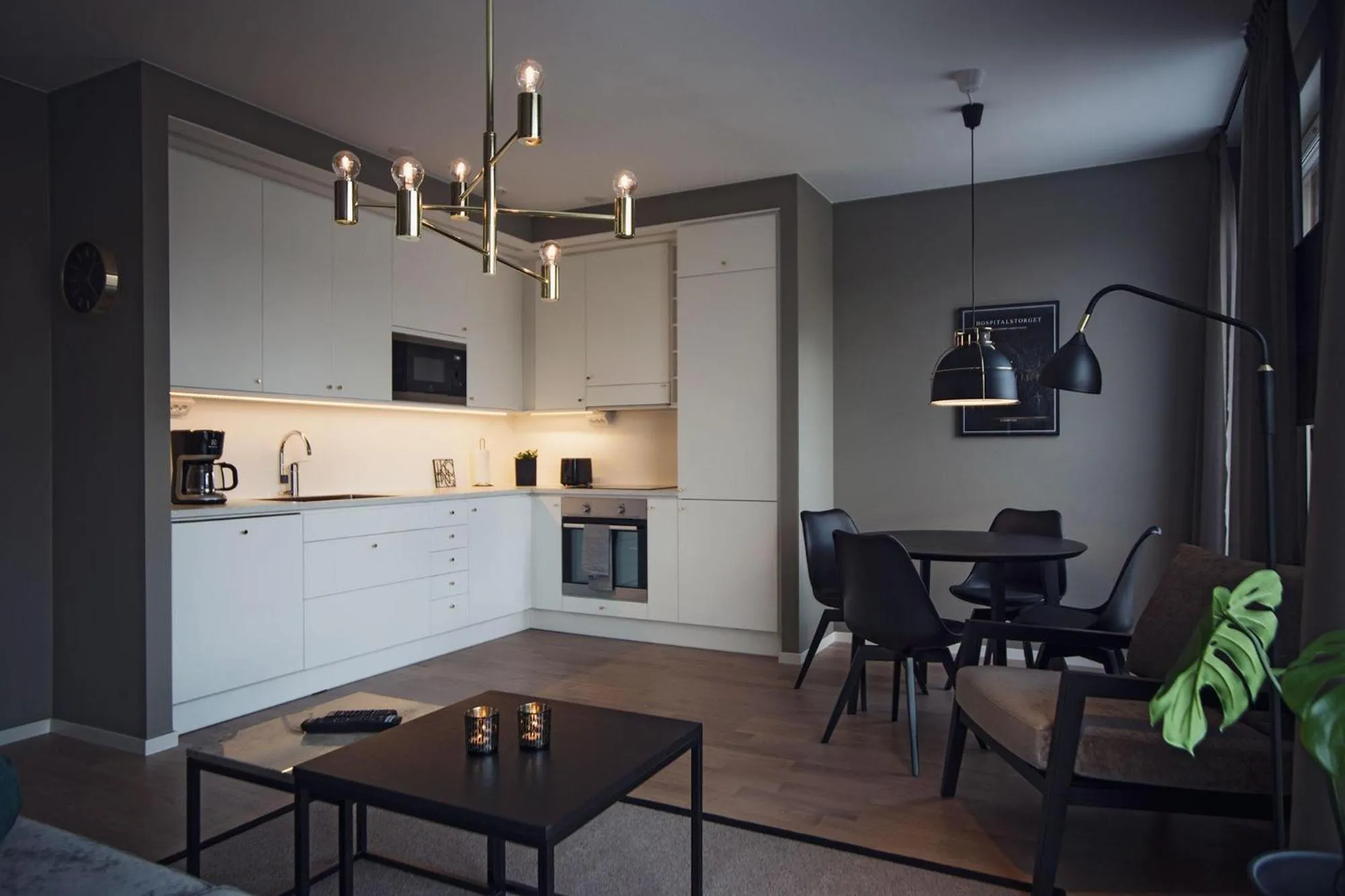 Kitchen or kitchenette in Sky Hotel City Apartments
