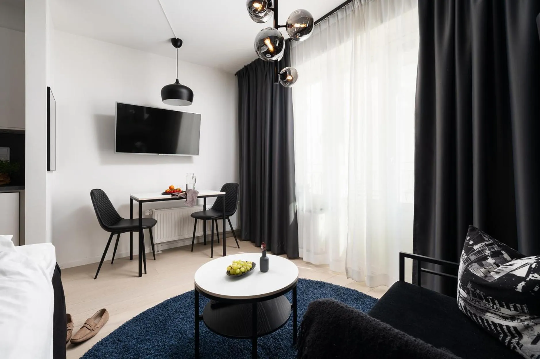 TV and multimedia in Sky Hotel City Apartments