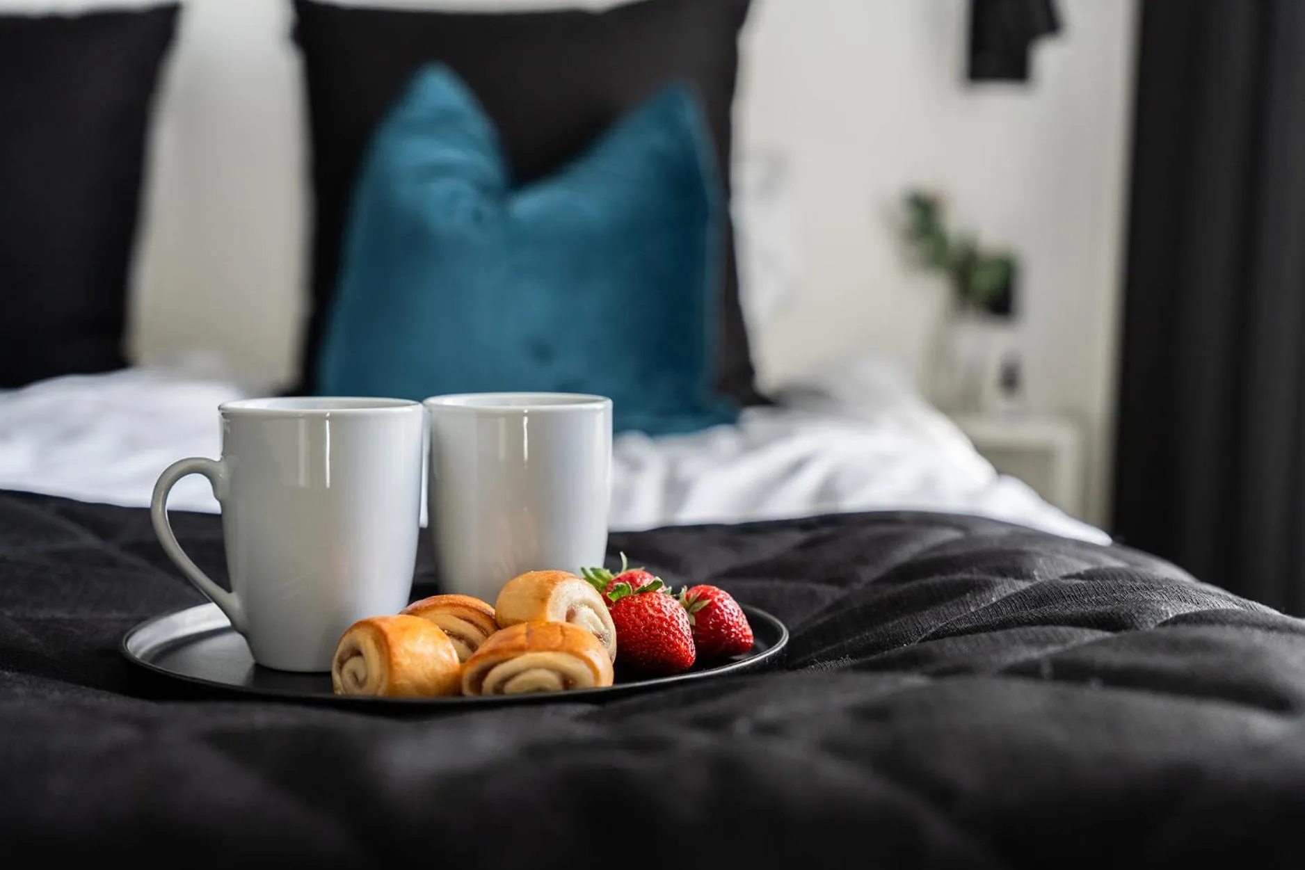 Decorative detail, Bed in Sky Hotel City Apartments
