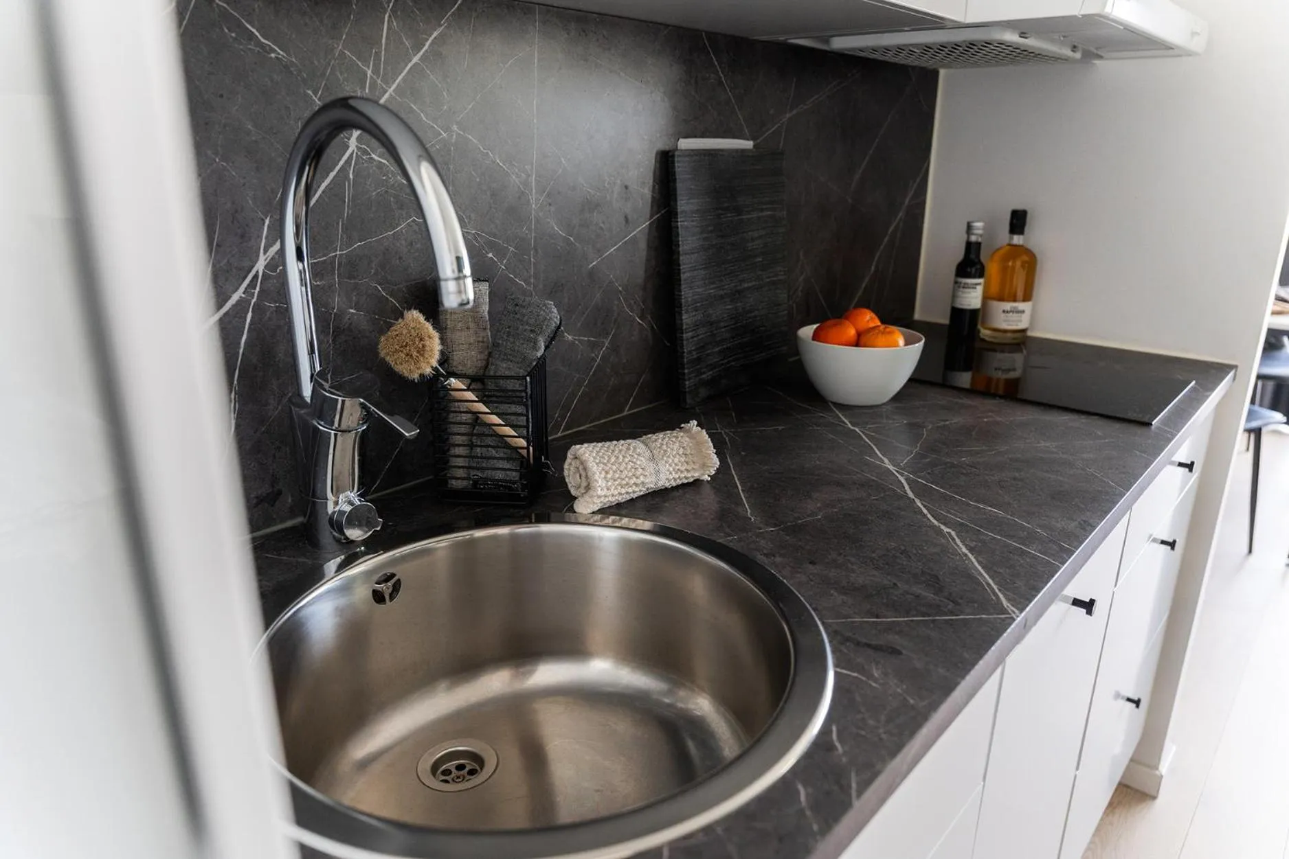 Kitchen or kitchenette in Sky Hotel City Apartments