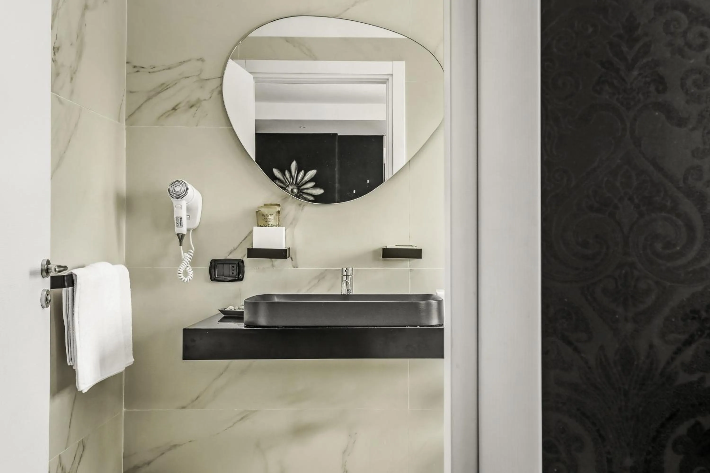 Bathroom in Reggia Suite Spa Hotel