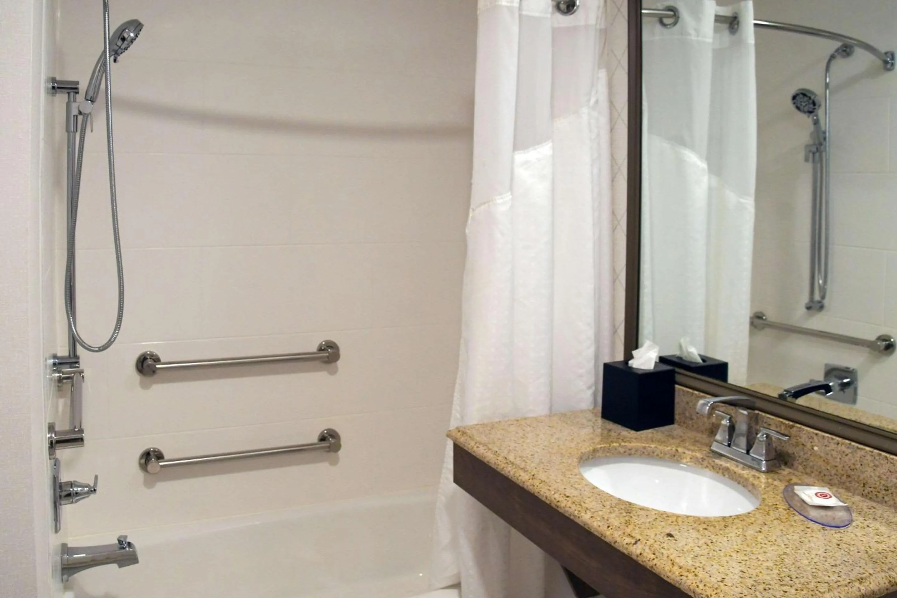 Bathroom in Comfort Inn & Suites NW Milwaukee