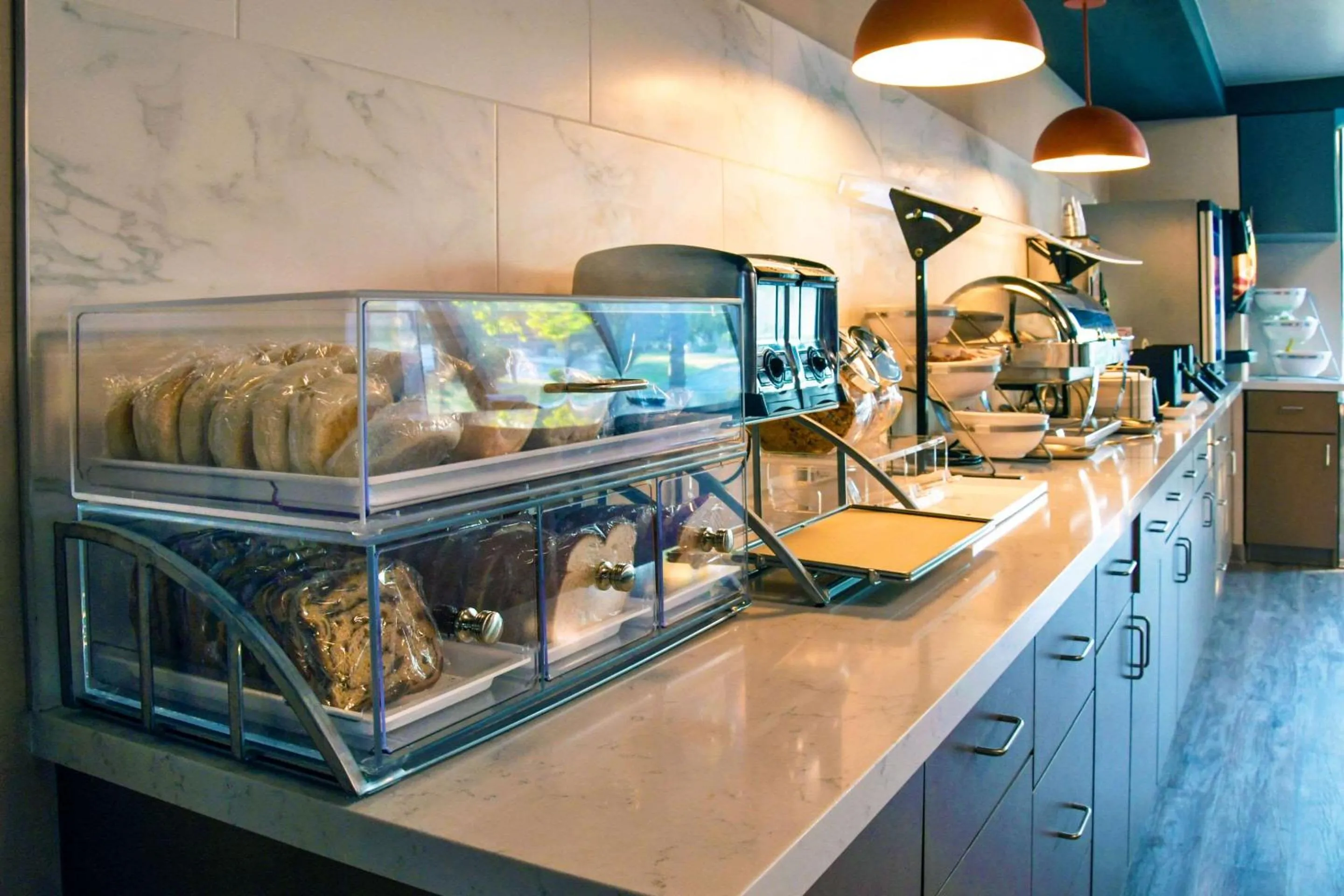 Breakfast in Comfort Inn & Suites NW Milwaukee