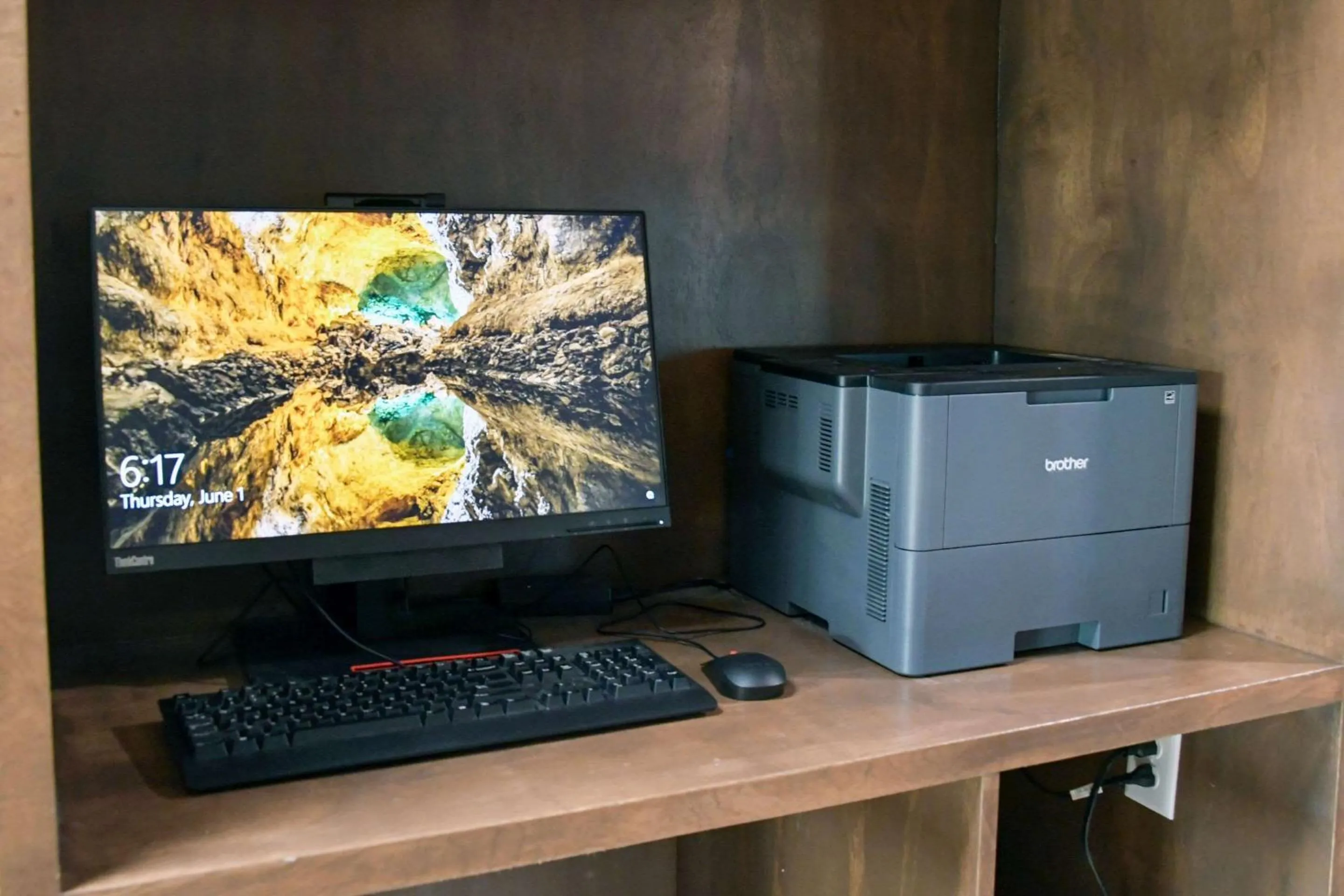 Business facilities in Comfort Inn & Suites NW Milwaukee