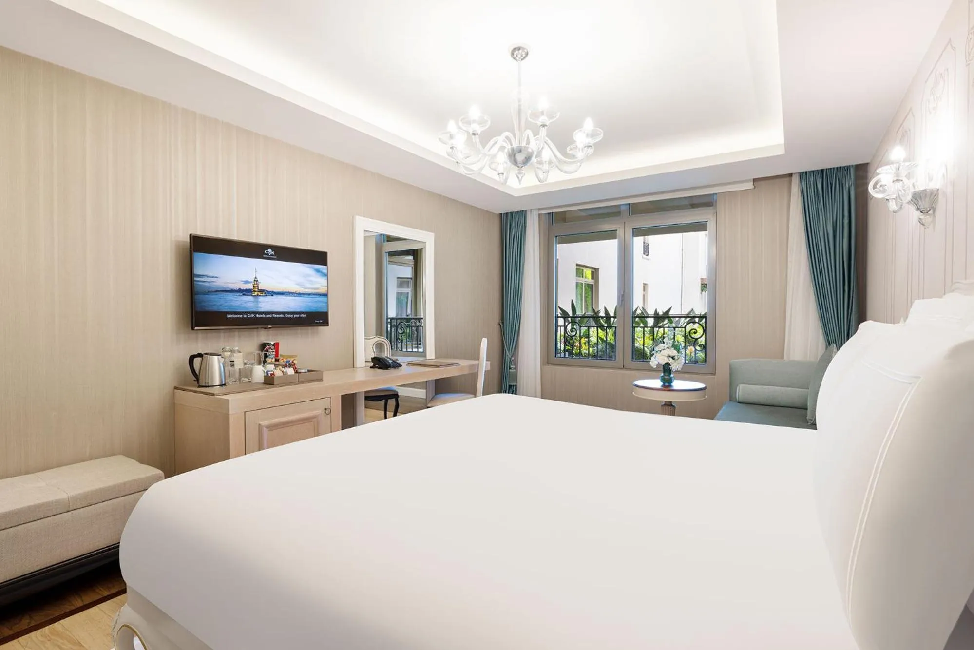 Bedroom, Bed in CVK Park Bosphorus Hotel Istanbul