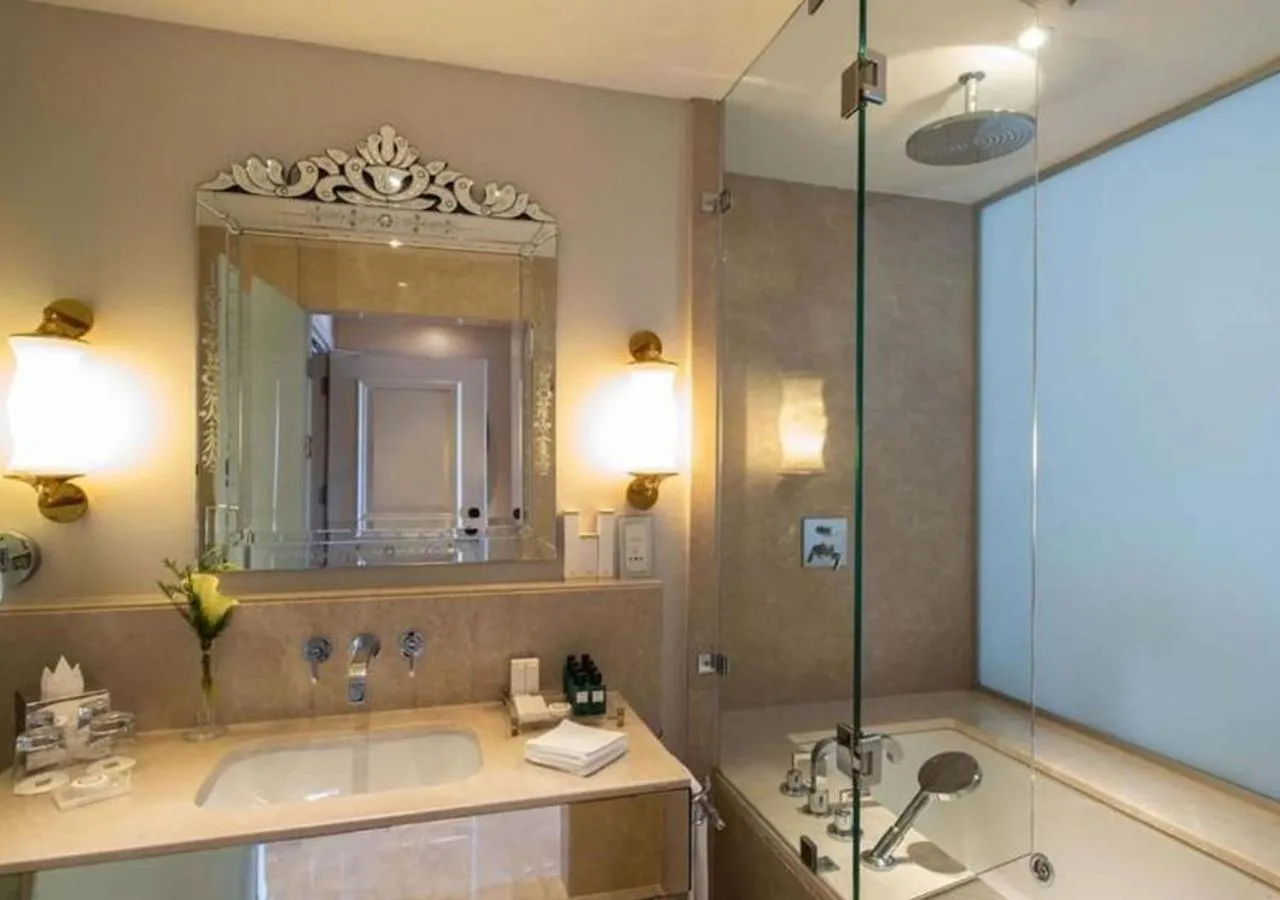 Shower in CVK Park Bosphorus Hotel Istanbul