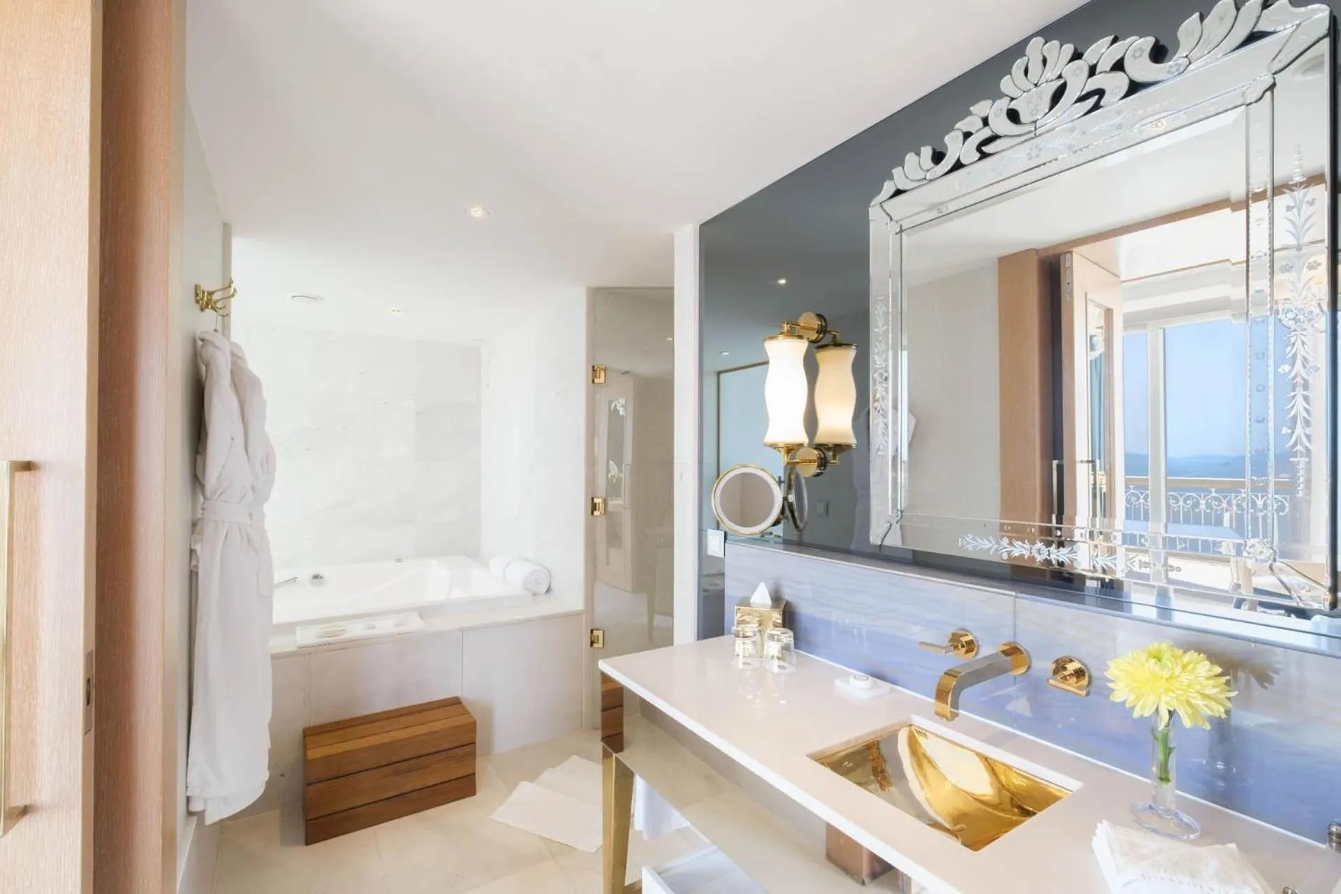 Bathroom in CVK Park Bosphorus Hotel Istanbul