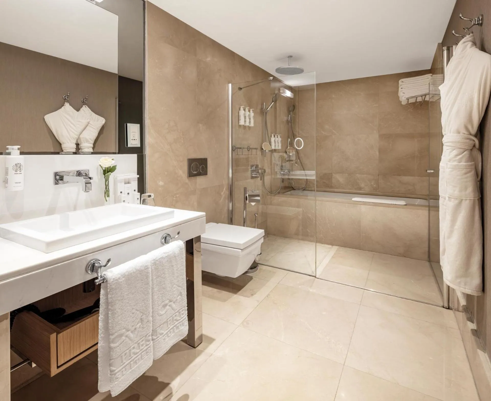 Shower in CVK Park Bosphorus Hotel Istanbul