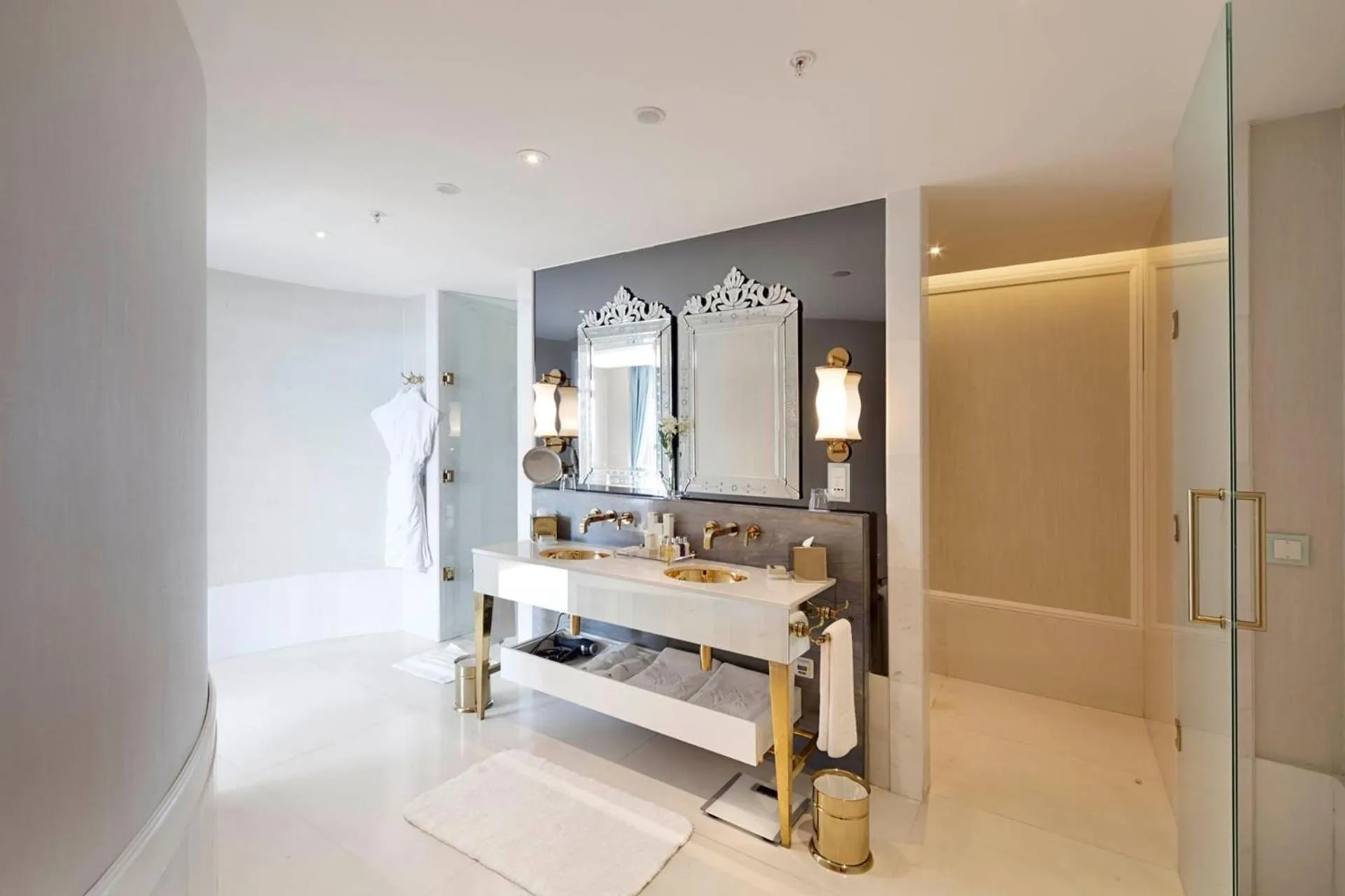 Bathroom in CVK Park Bosphorus Hotel Istanbul