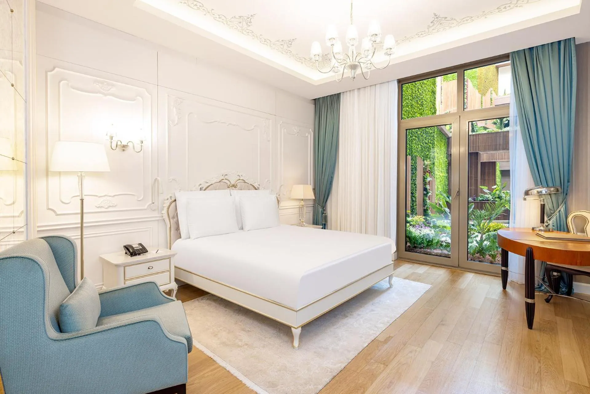 Bed in CVK Park Bosphorus Hotel Istanbul