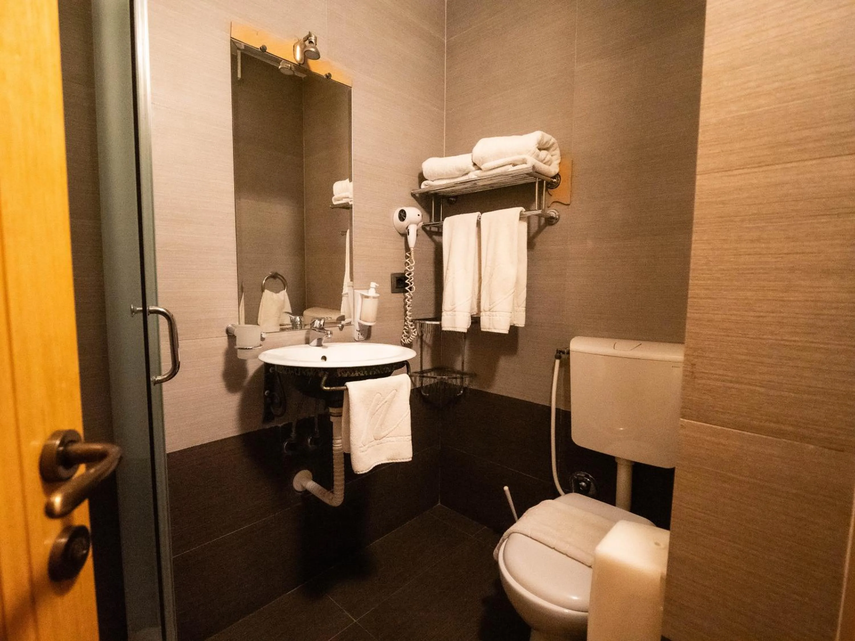 Toilet in Natyral Razma Resort